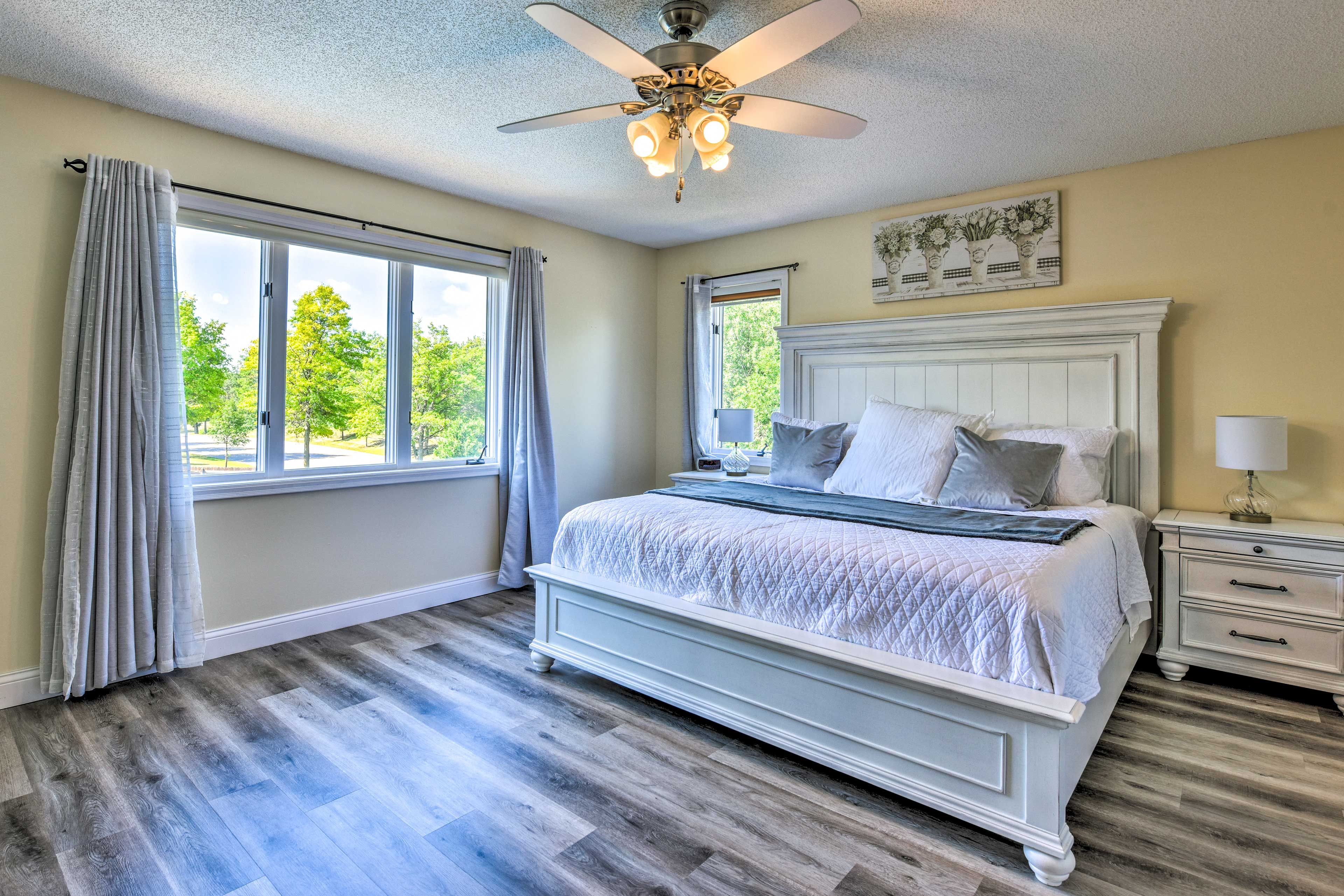 Bedroom 2 | King Bed | 2nd Floor