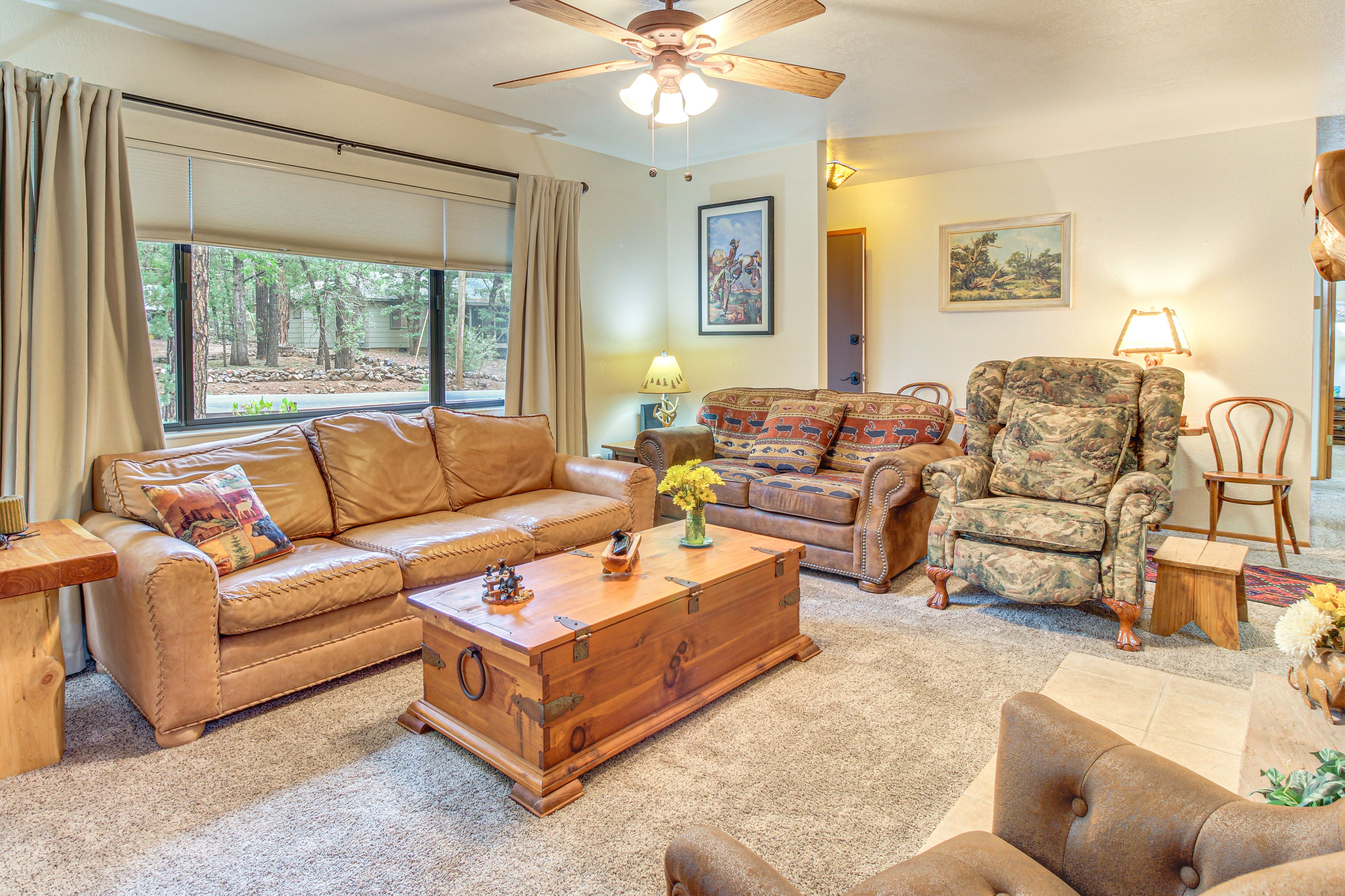 Living Room | Smart TV | Fireplace