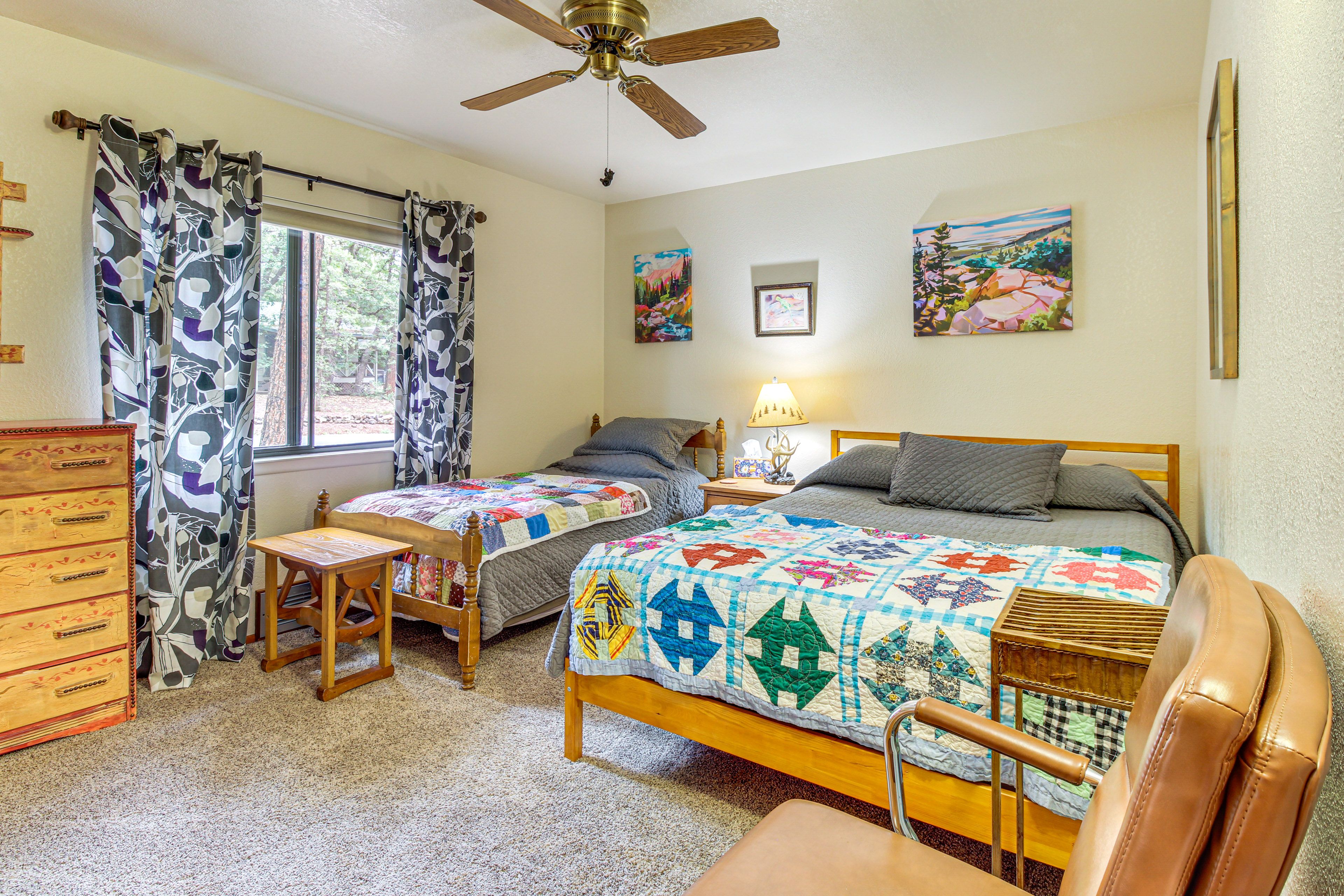 Bedroom 2 | Queen Bed | Twin Bed