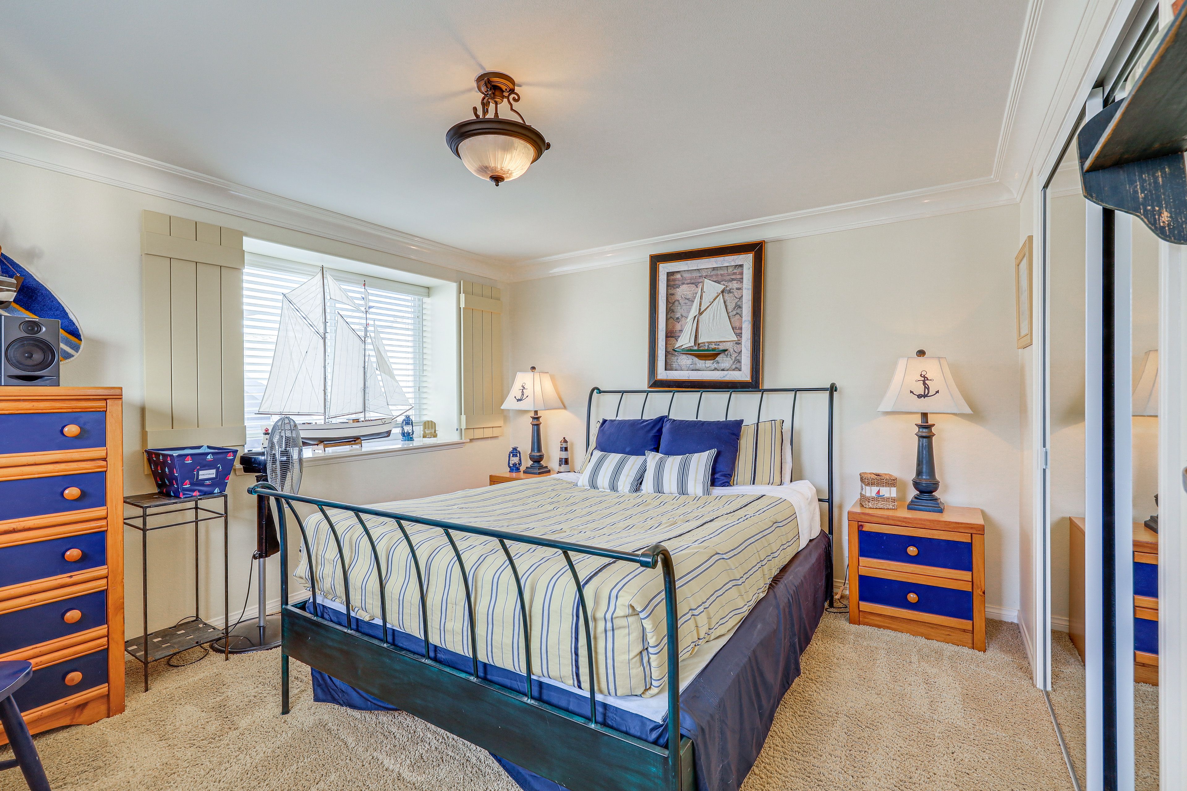 Bedroom 2 | 3rd Floor | Queen Bed