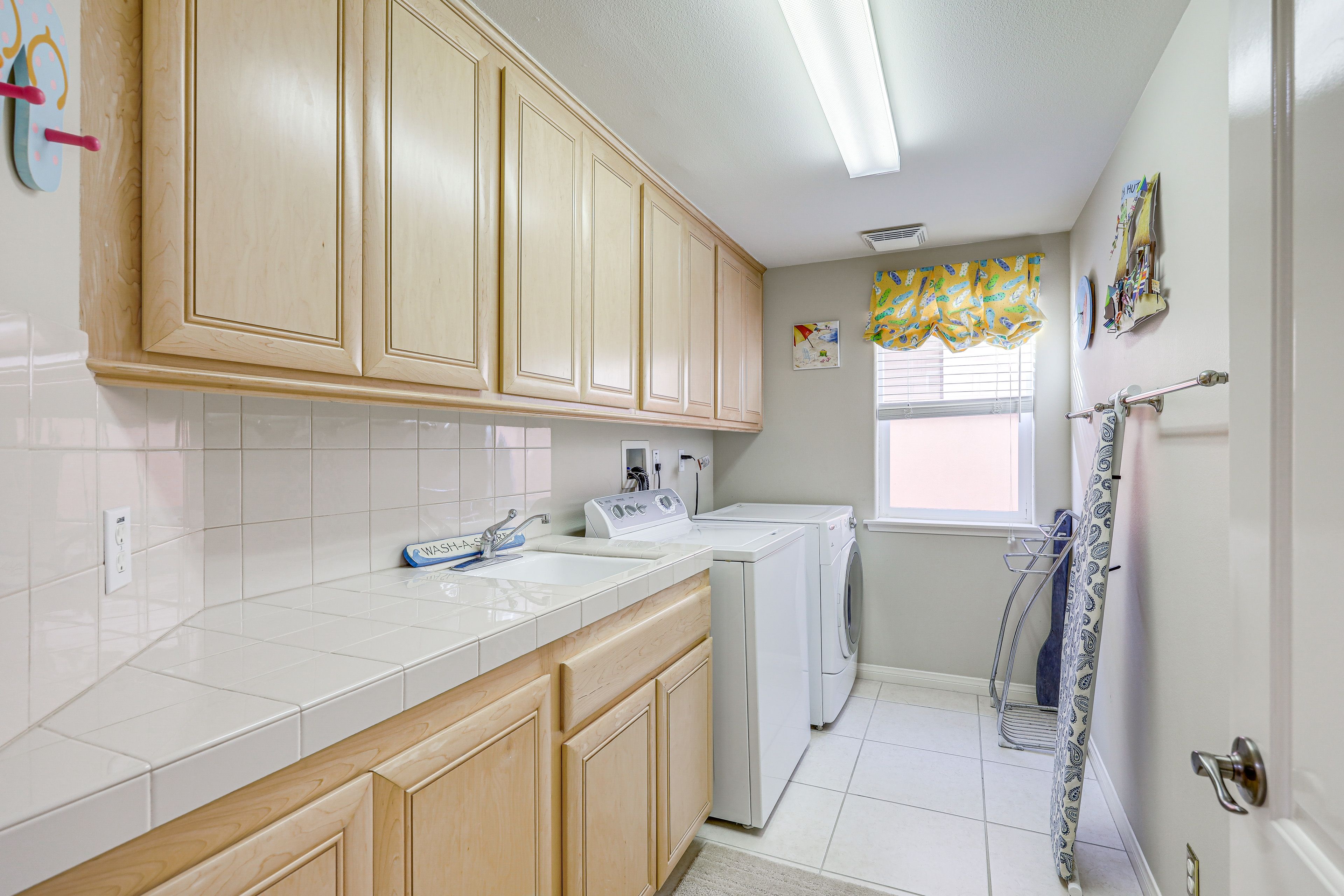Laundry Room | 1st Floor | Linens Provided