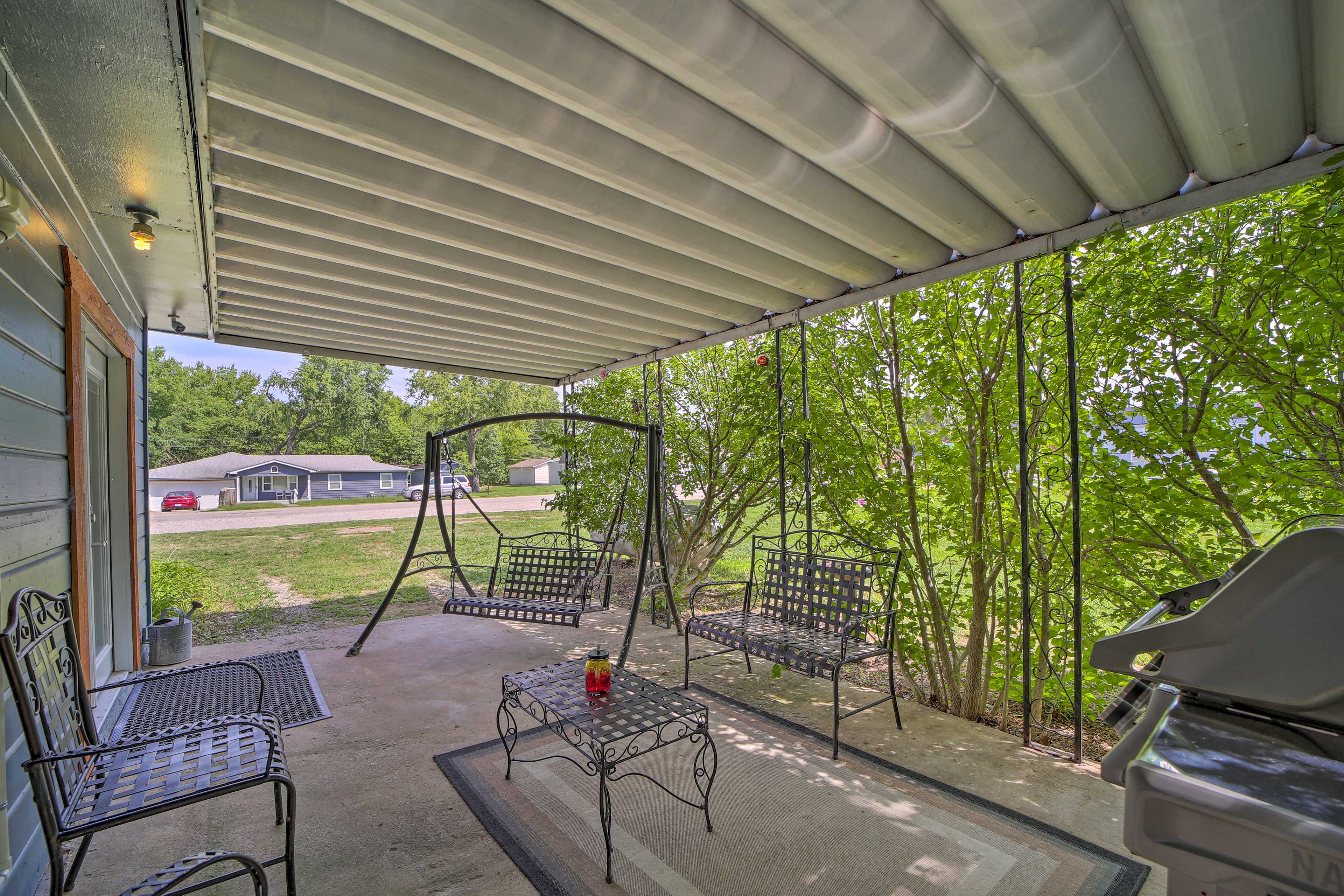 Side Patio | Gas Grill