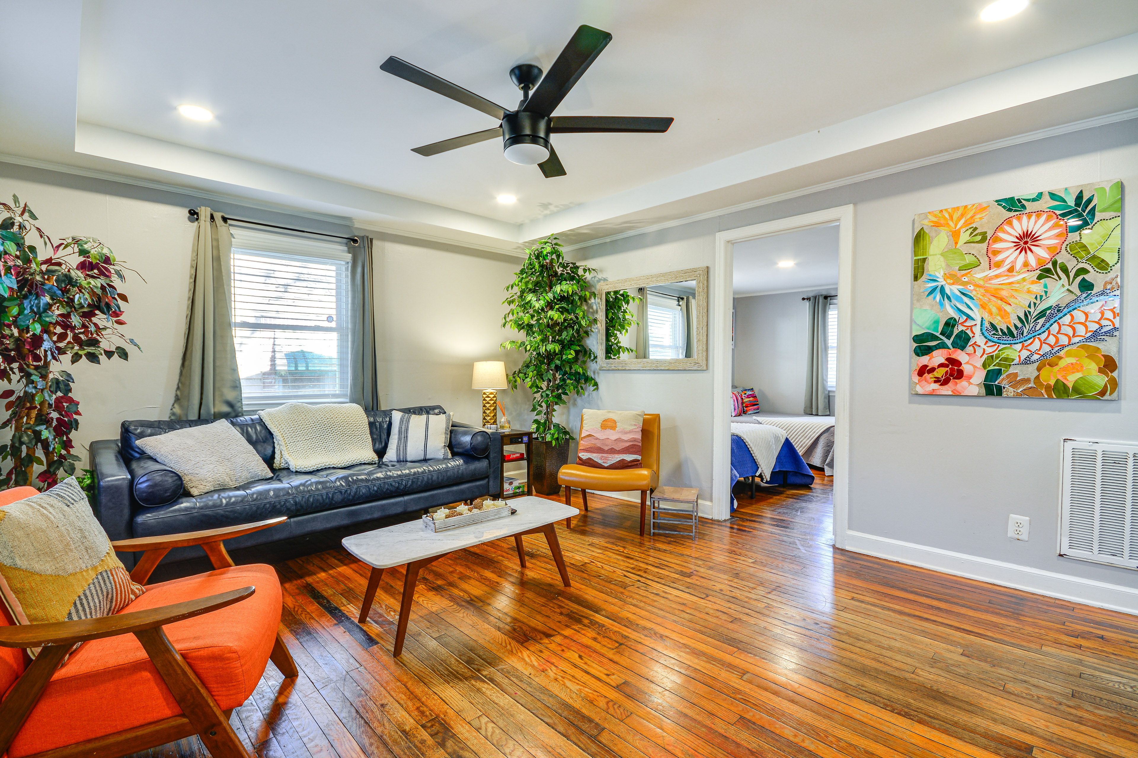 Living Room | Central A/C & Heating | Free WiFi | Smart TV