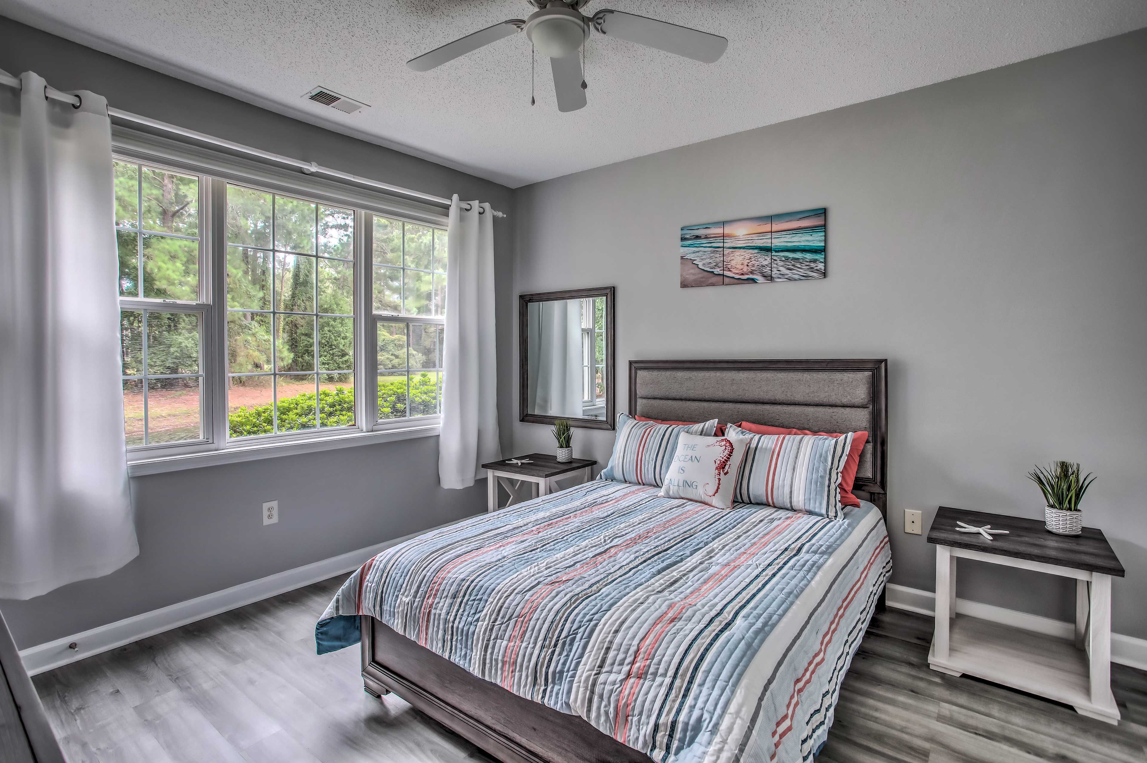 Bedroom 1 | Queen Bed