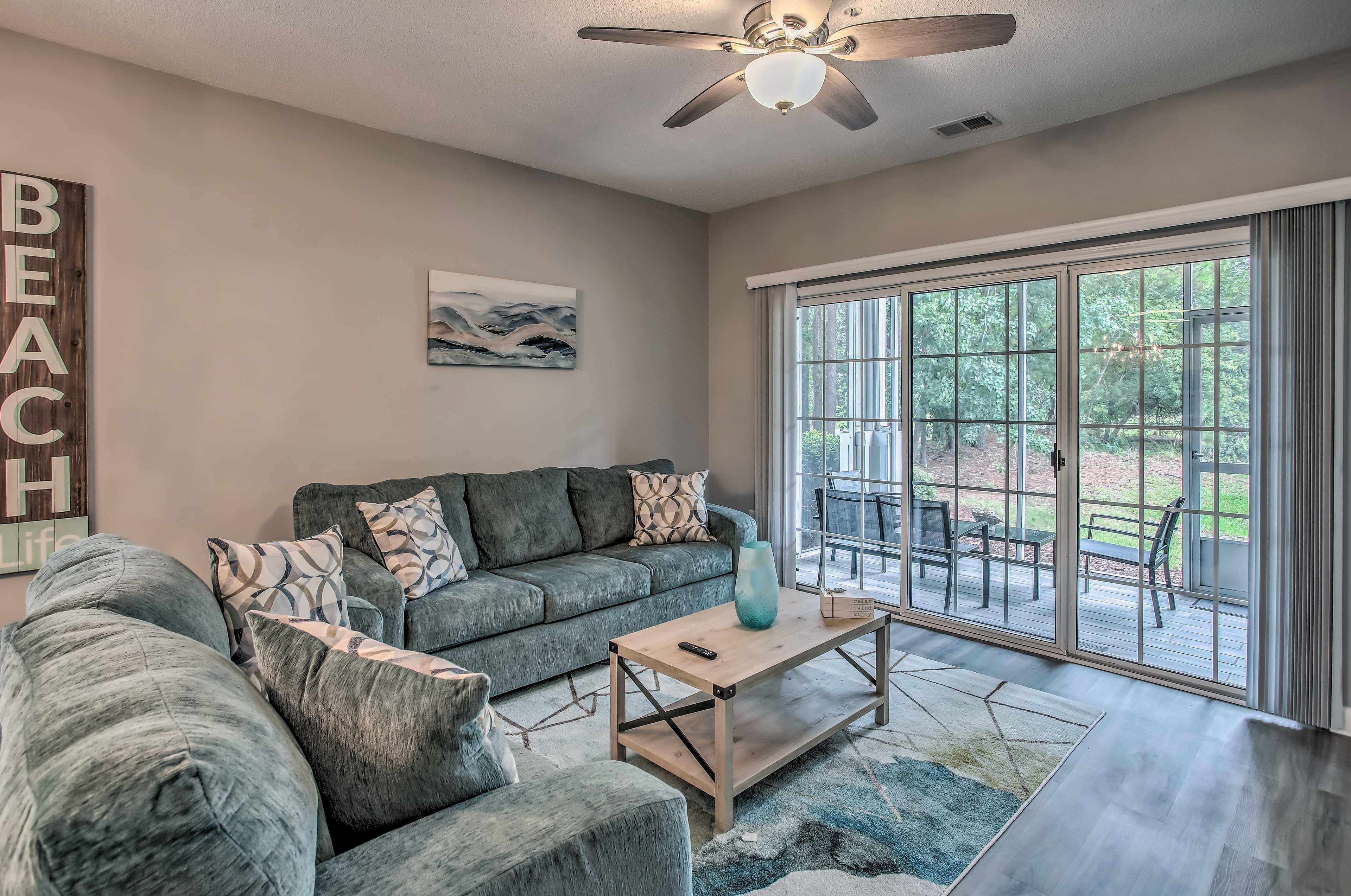 Living Room | Sleeper Sofa | Patio Access | Free WiFi