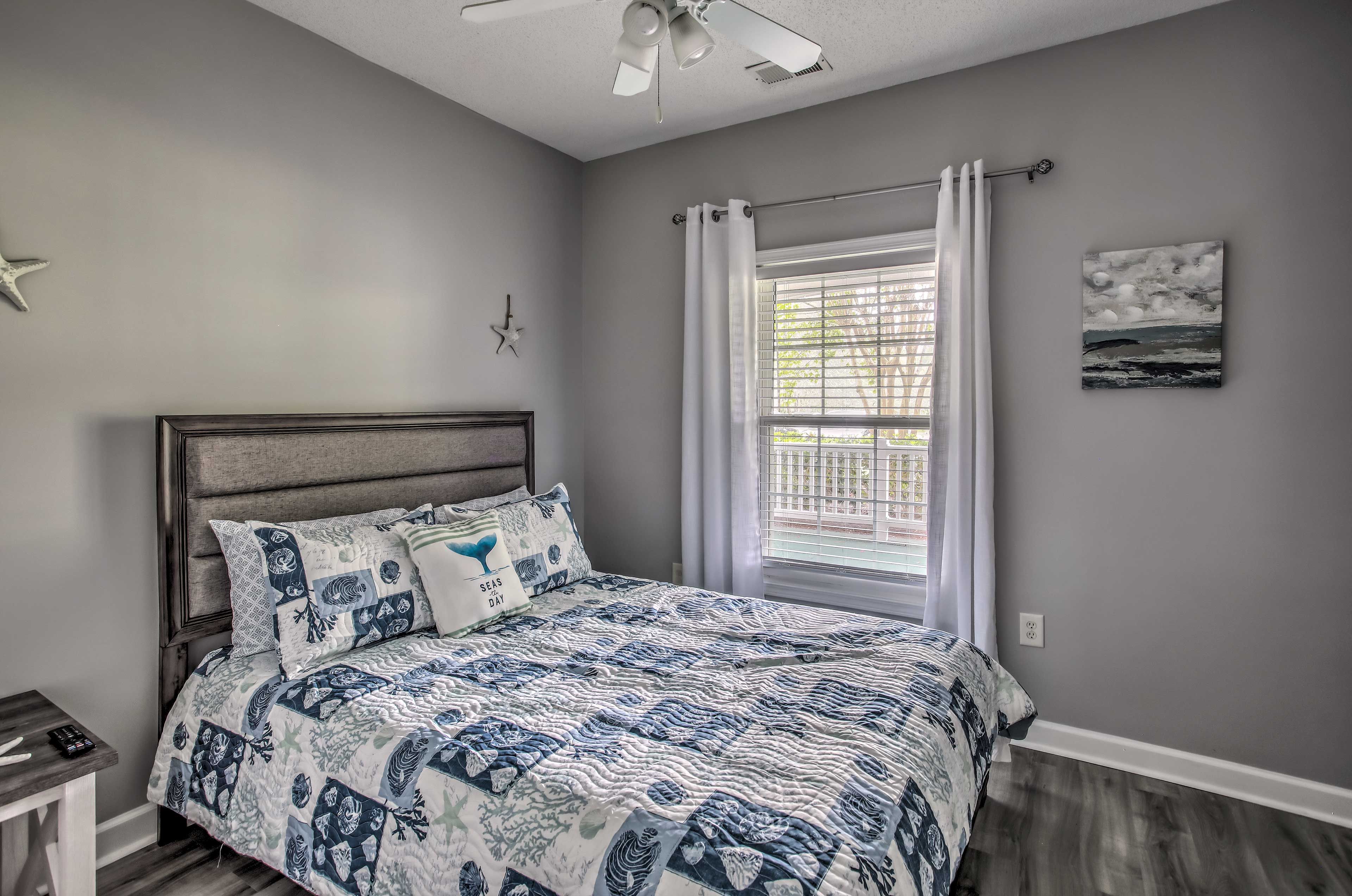 Bedroom 2 | Queen Bed
