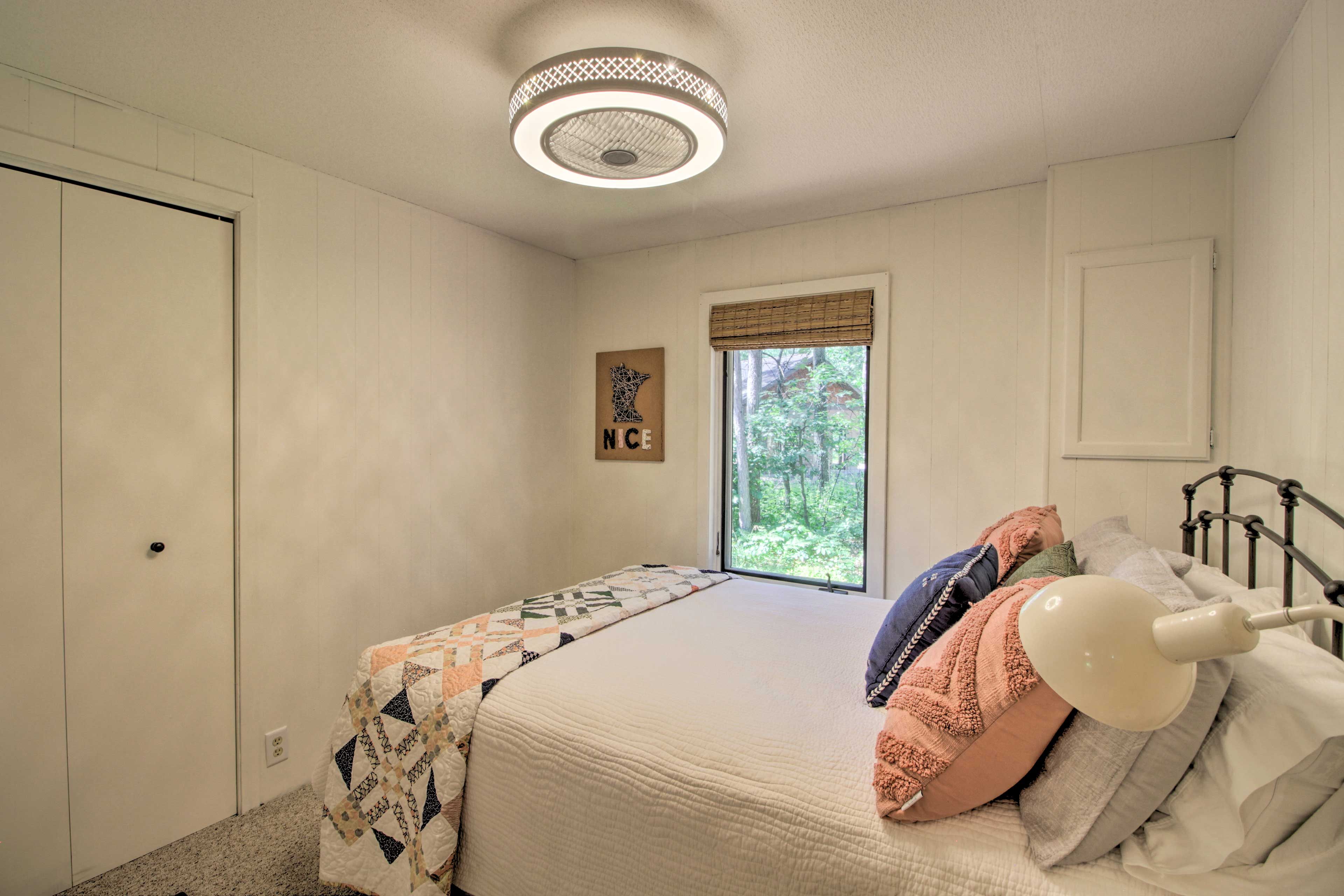 Bedroom 2 | Queen Bed