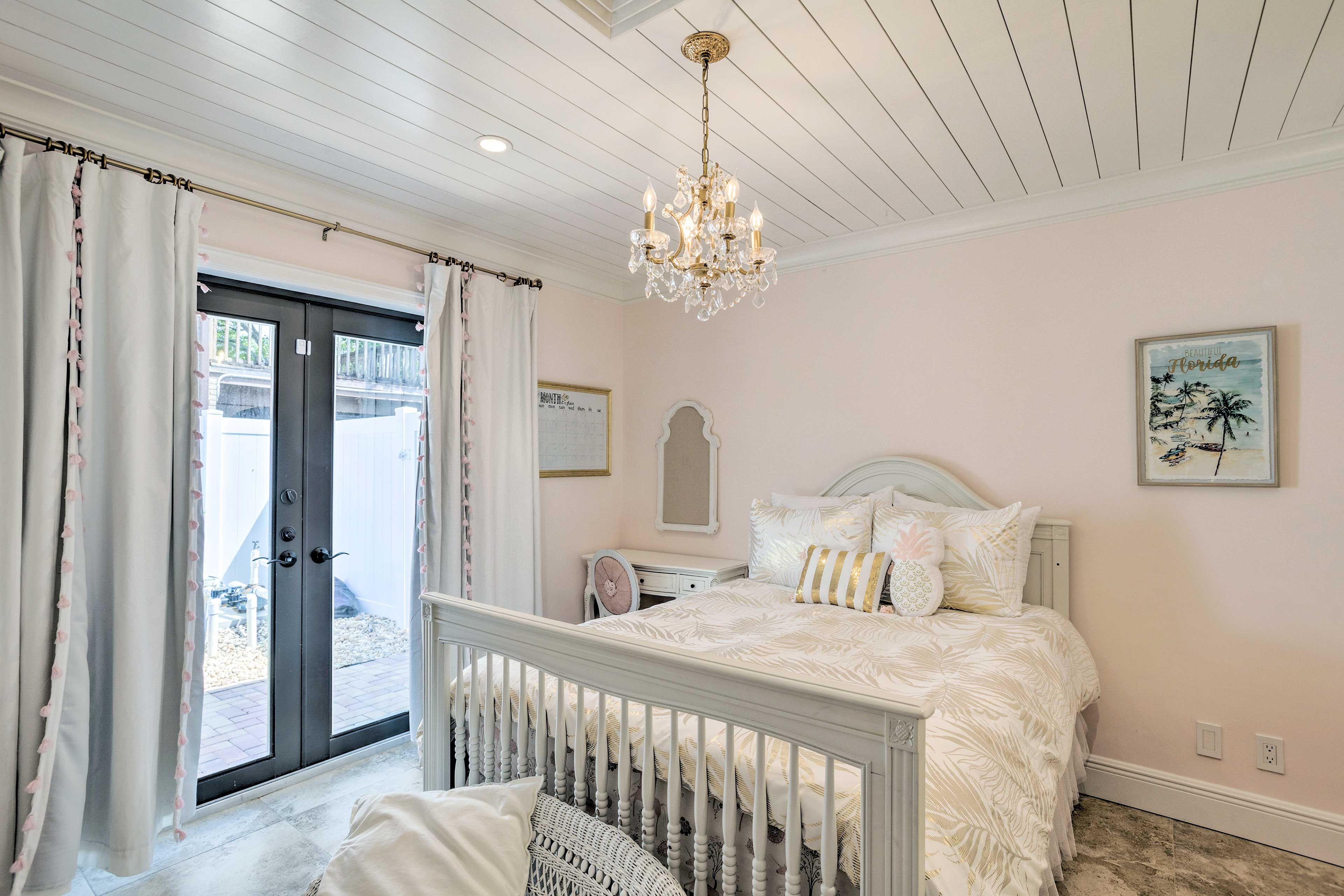 Bedroom 2 | Queen Bed