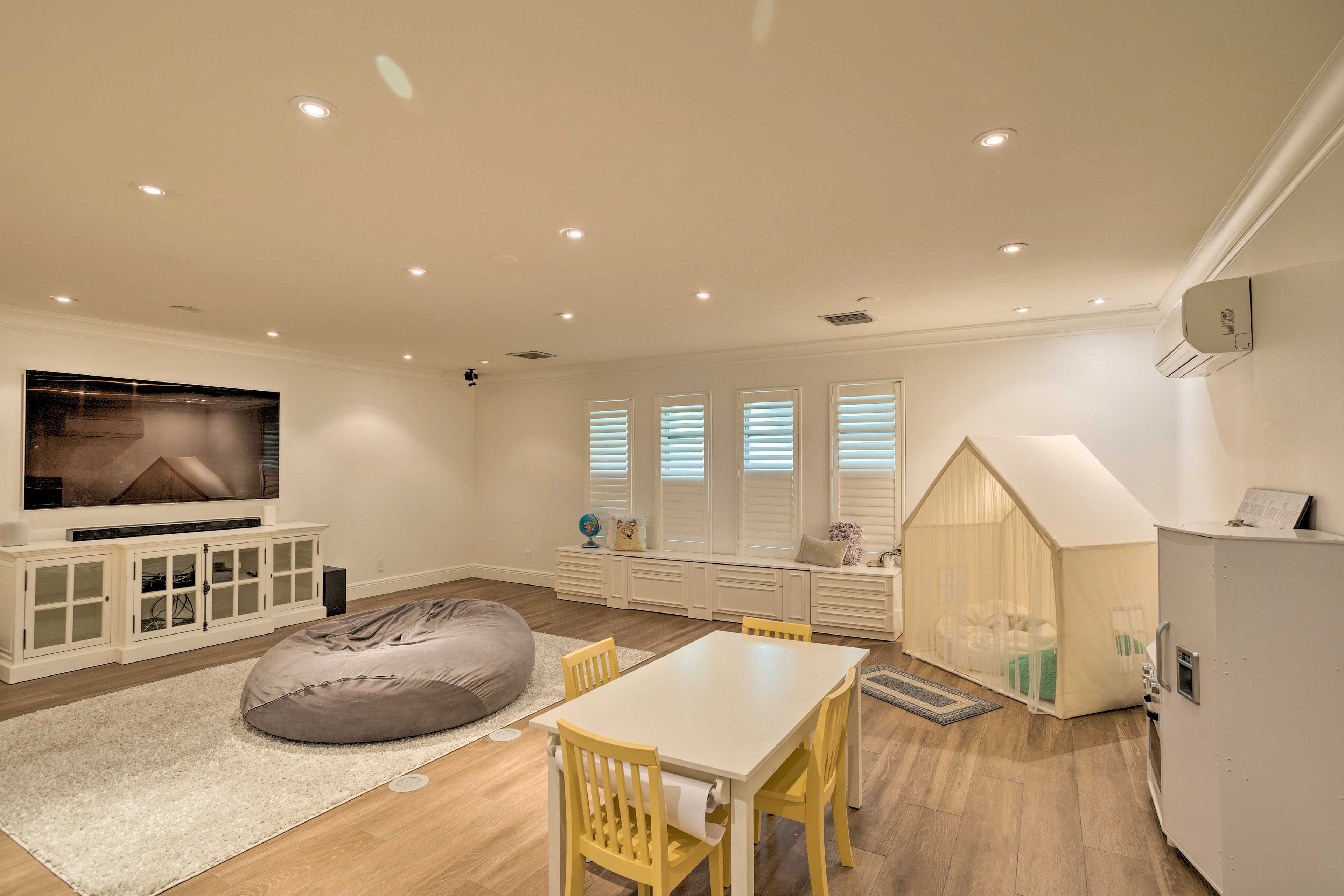 Kids' Playroom | Sleeper Sofa
