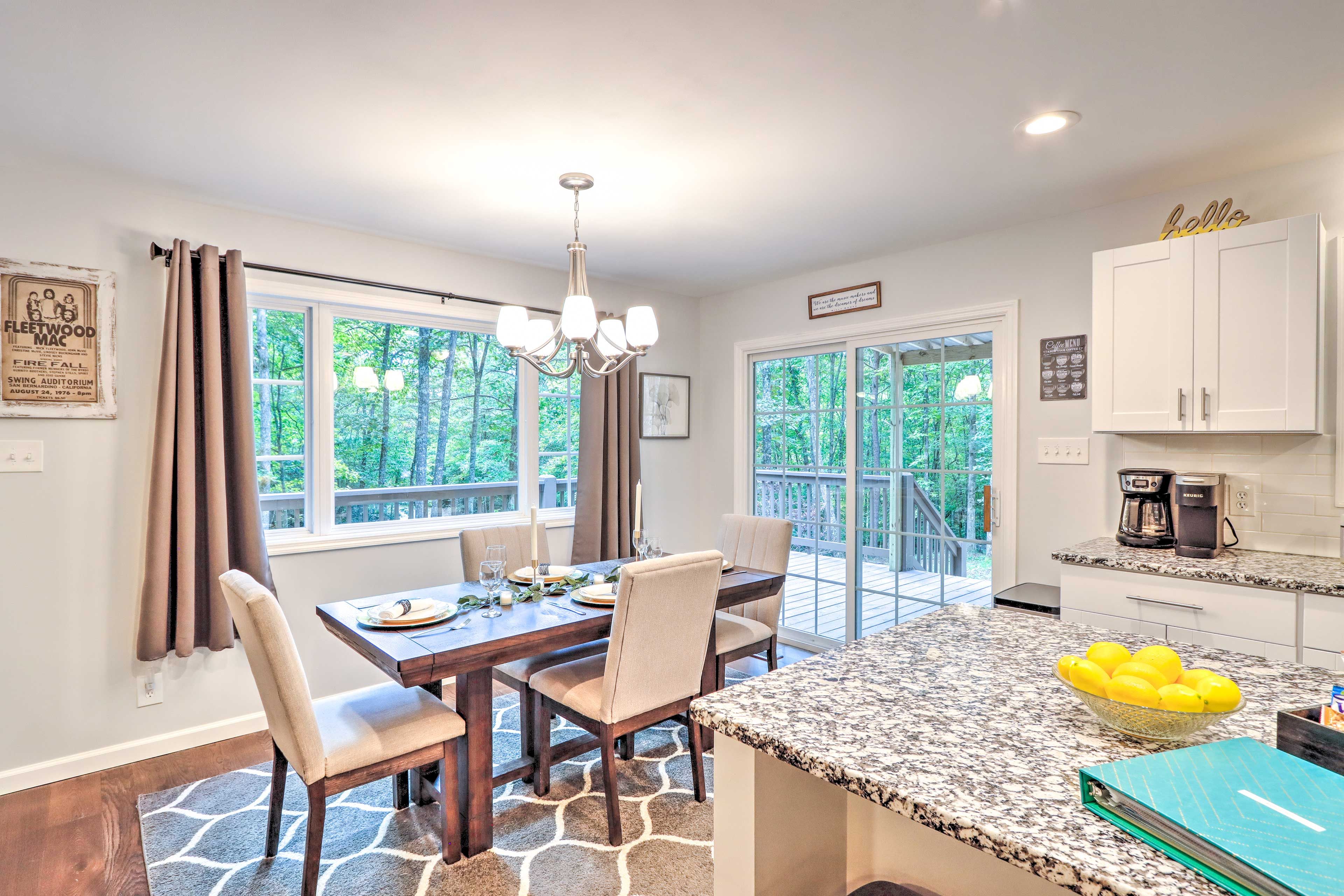Dining Area | Dishware Provided