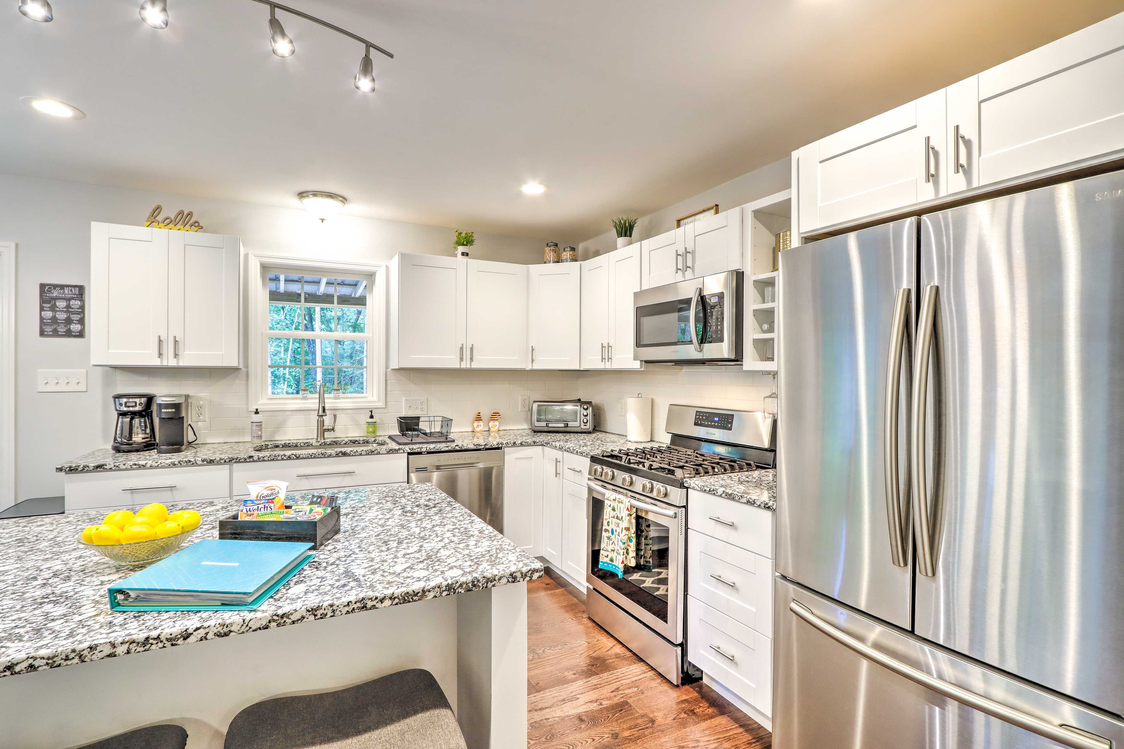 Kitchen | Cooking Basics | Complimentary Spices | Crockpot | Dishwasher
