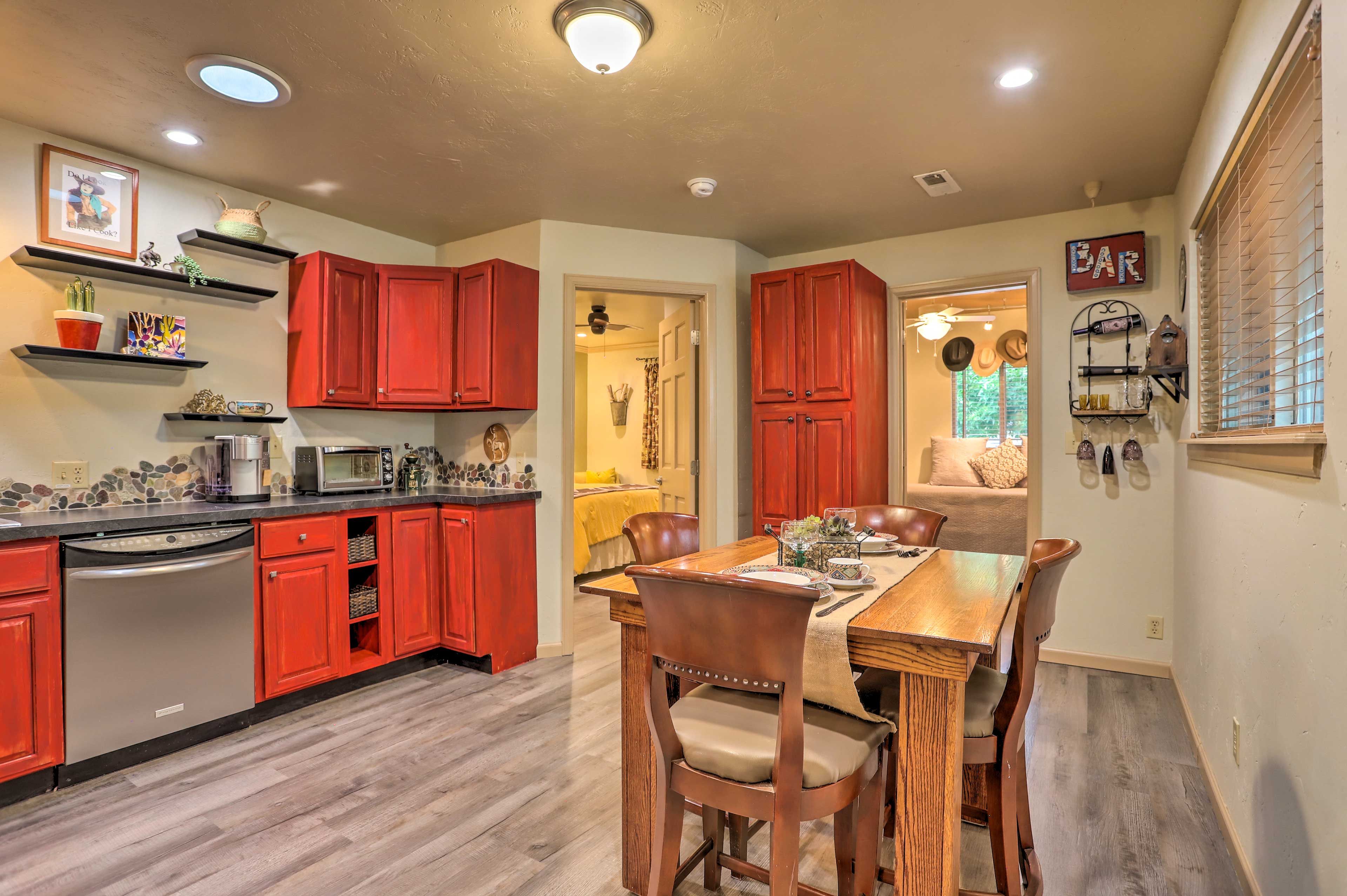 Dining Area | Dishware & Flatware Provided