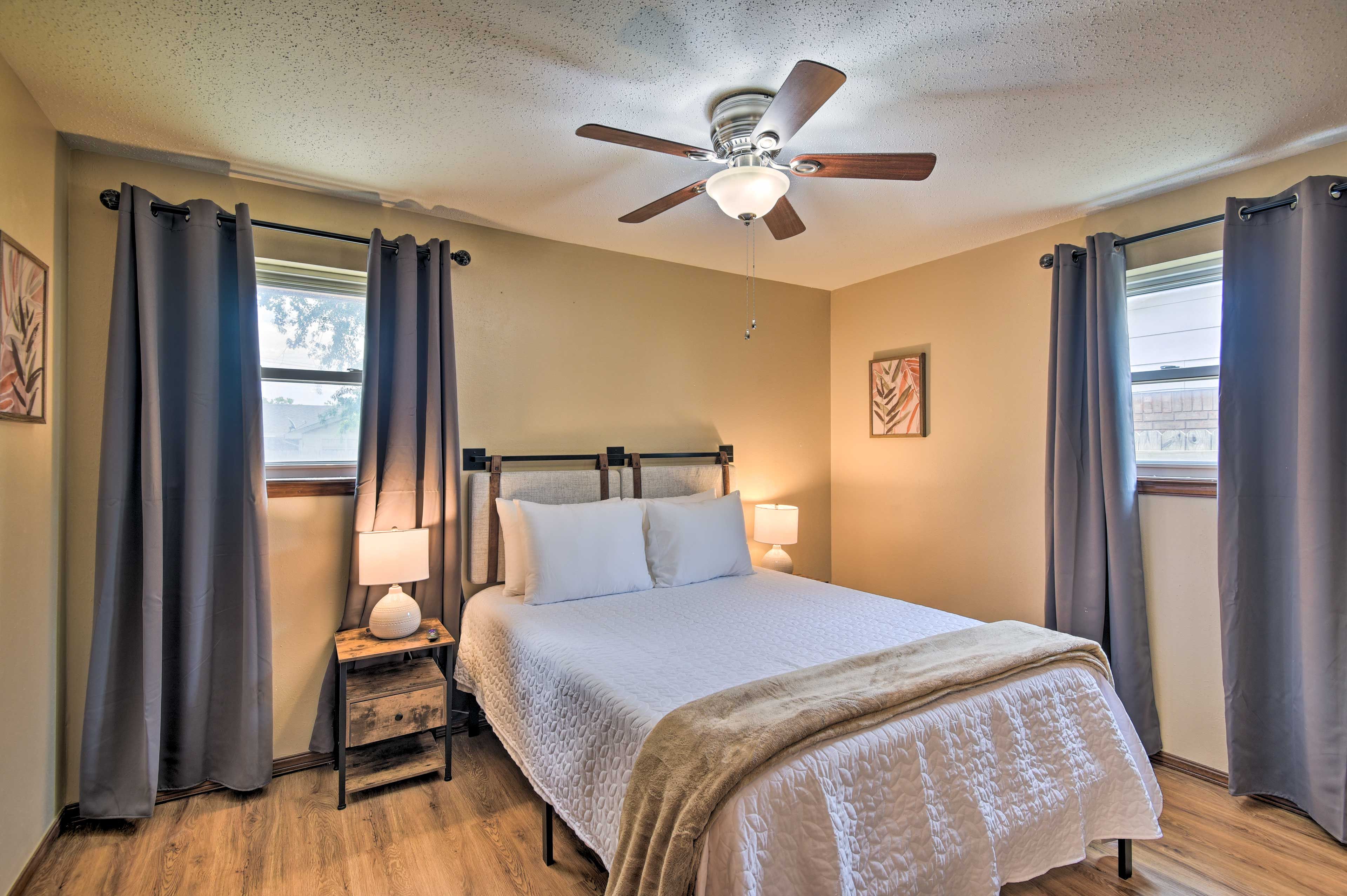 Bedroom 3 | Queen Bed