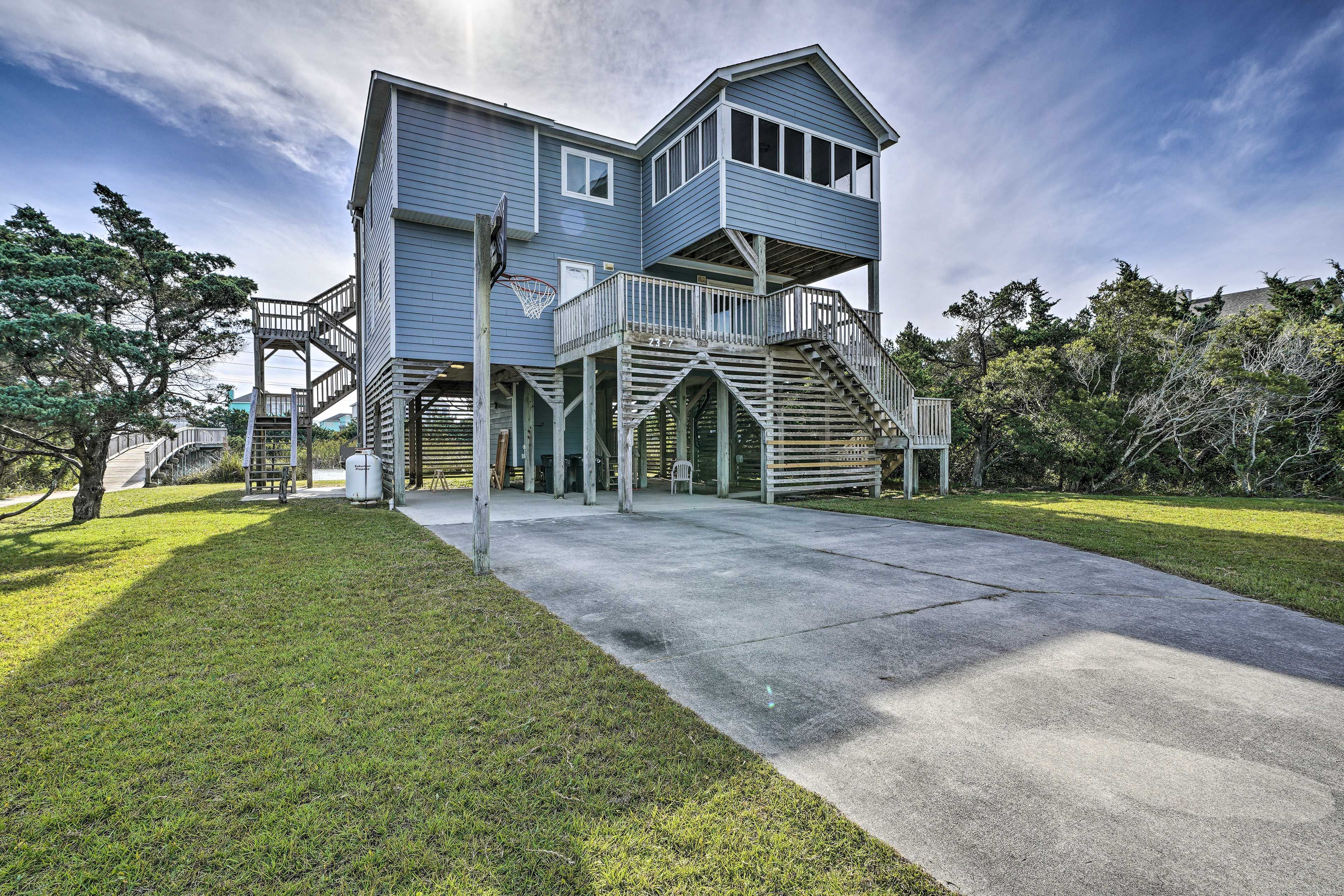 Parking | Carport (2 Vehicles) | Driveway (3 Vehicles)