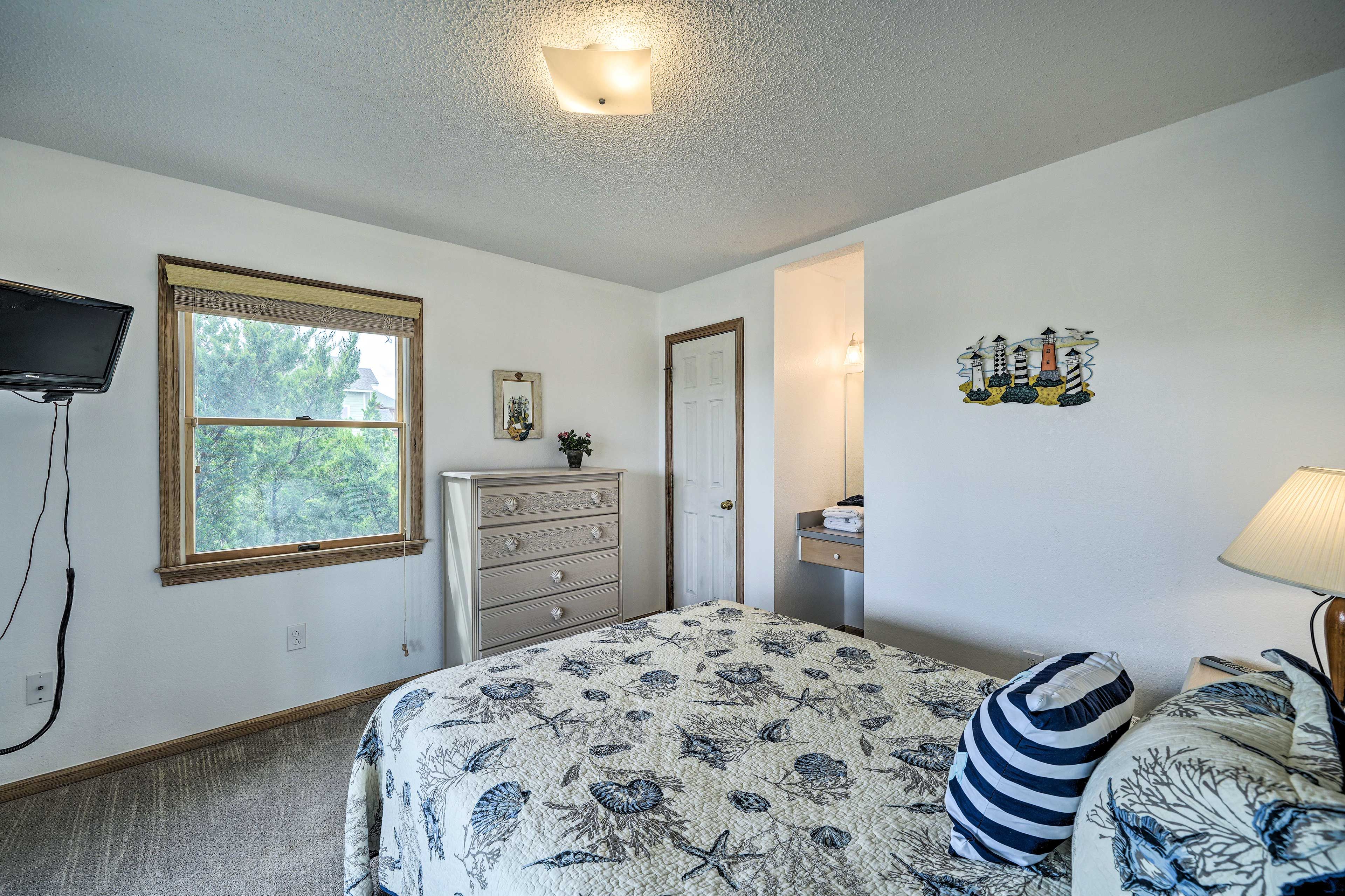 Bedroom 4 | Lower Level | Queen Bed