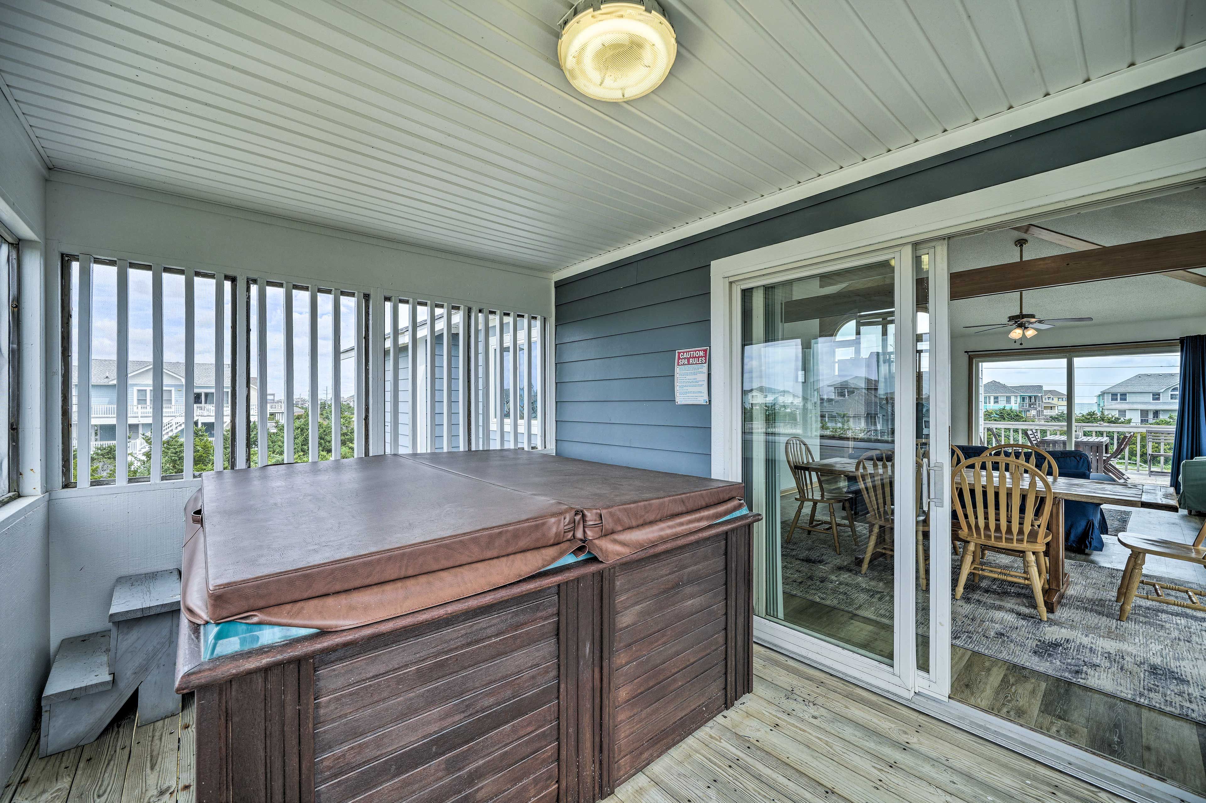Screened Patio | Private Hot Tub