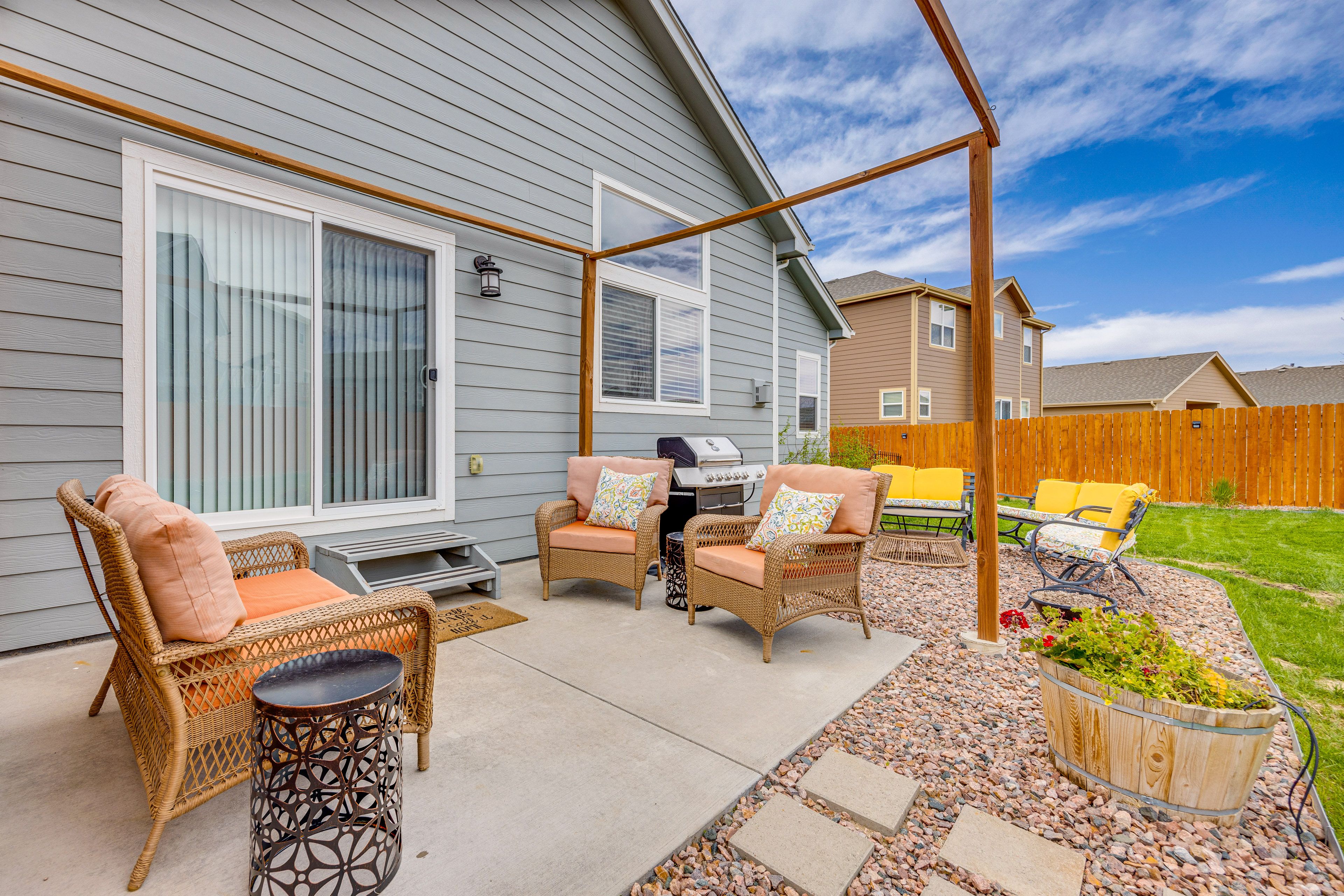Patio | Outdoor Seating | Gas Grill