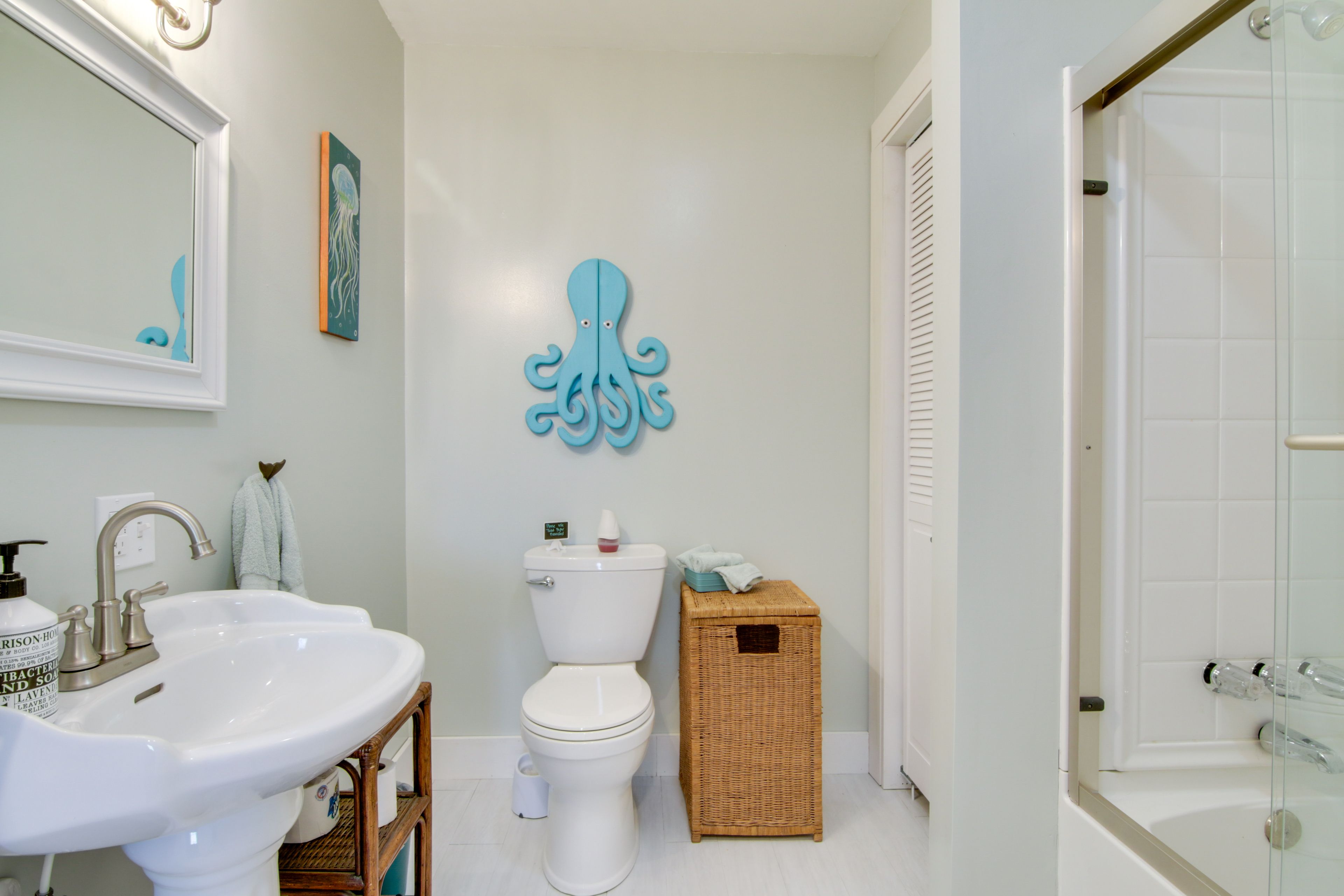 Full Bathroom
