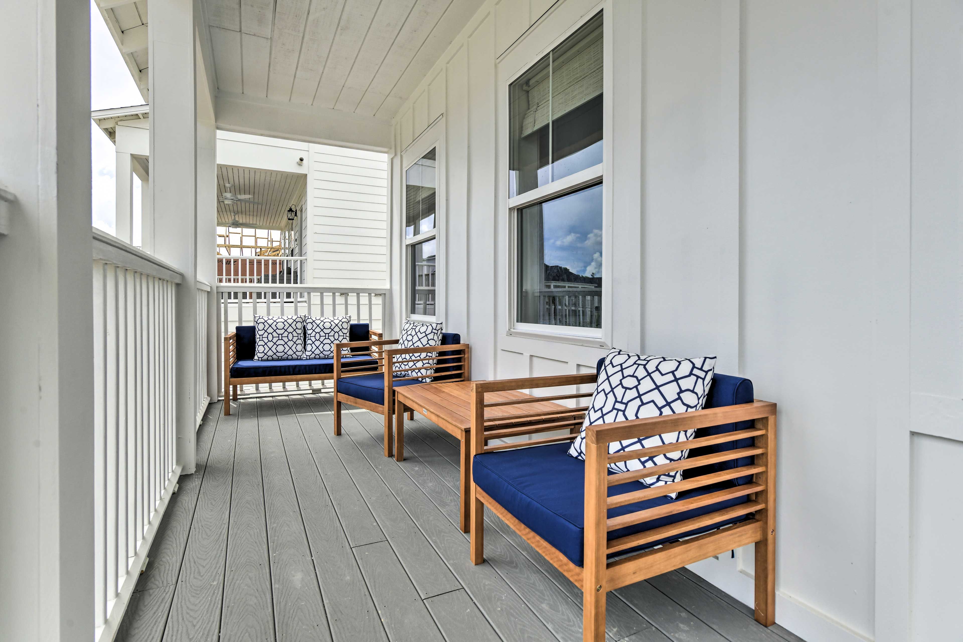 Covered Deck | Covered Deck | Gas Grill | Beach Gear