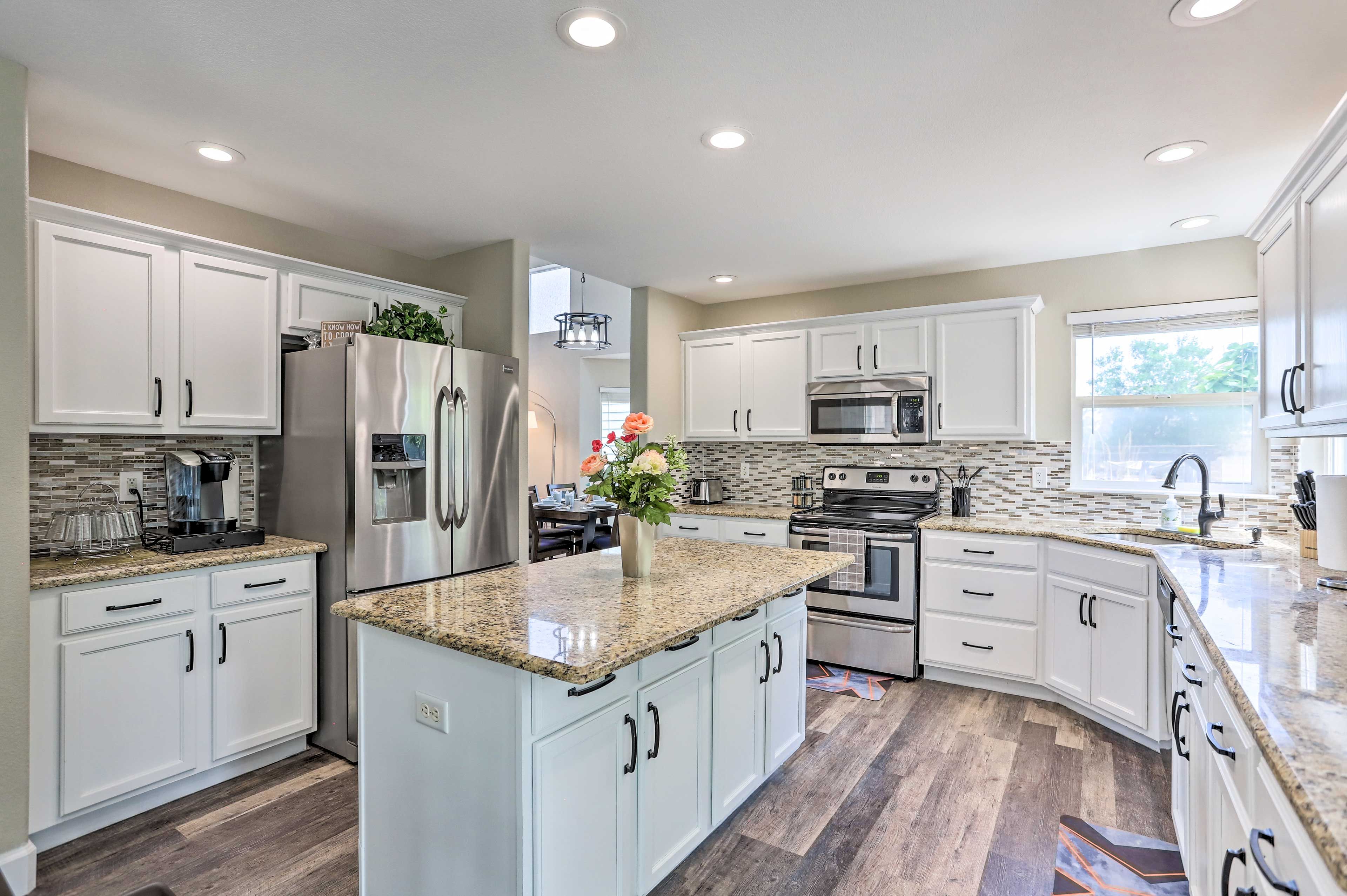 Kitchen | Dishwasher | Keurig | Complimentary Spices