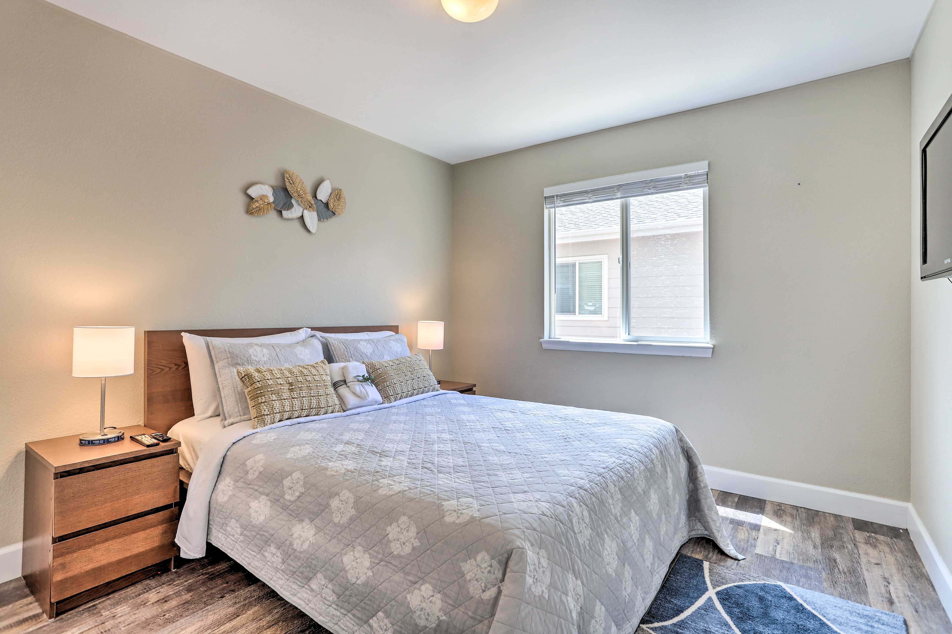 Bedroom 4 | Main Level | Queen Bed | Linens Provided