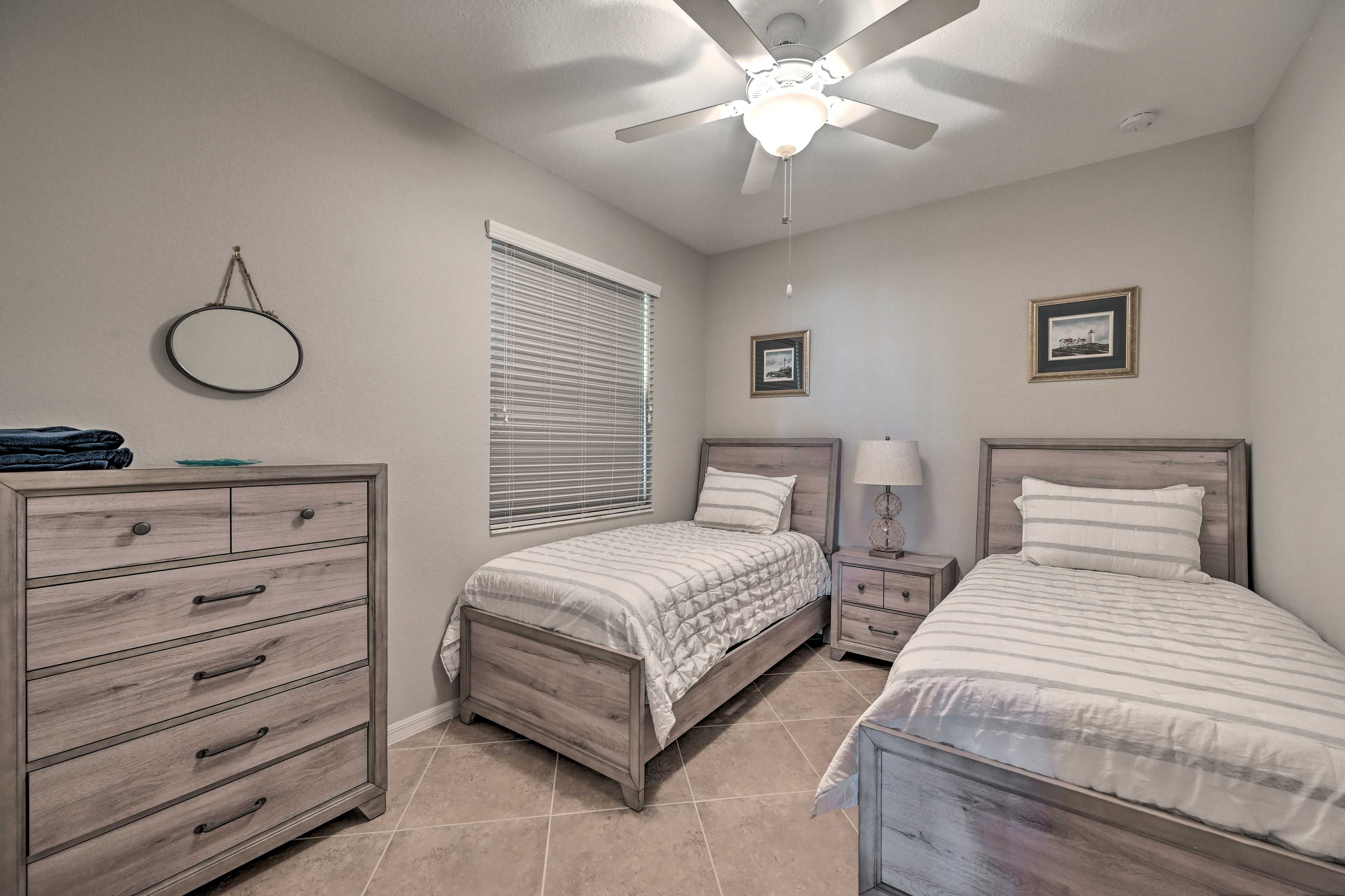 Bedroom 2 | 2 Twin Beds | Ceiling Fans