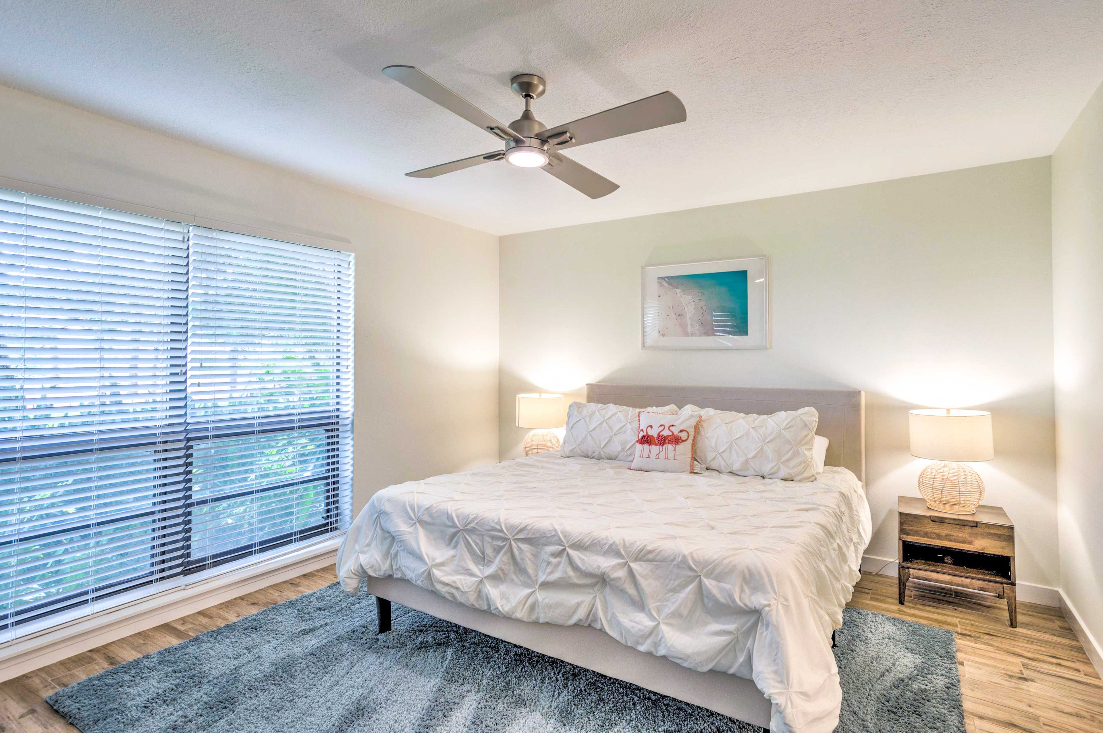 Bedroom 1 | King Bed | Smart TV