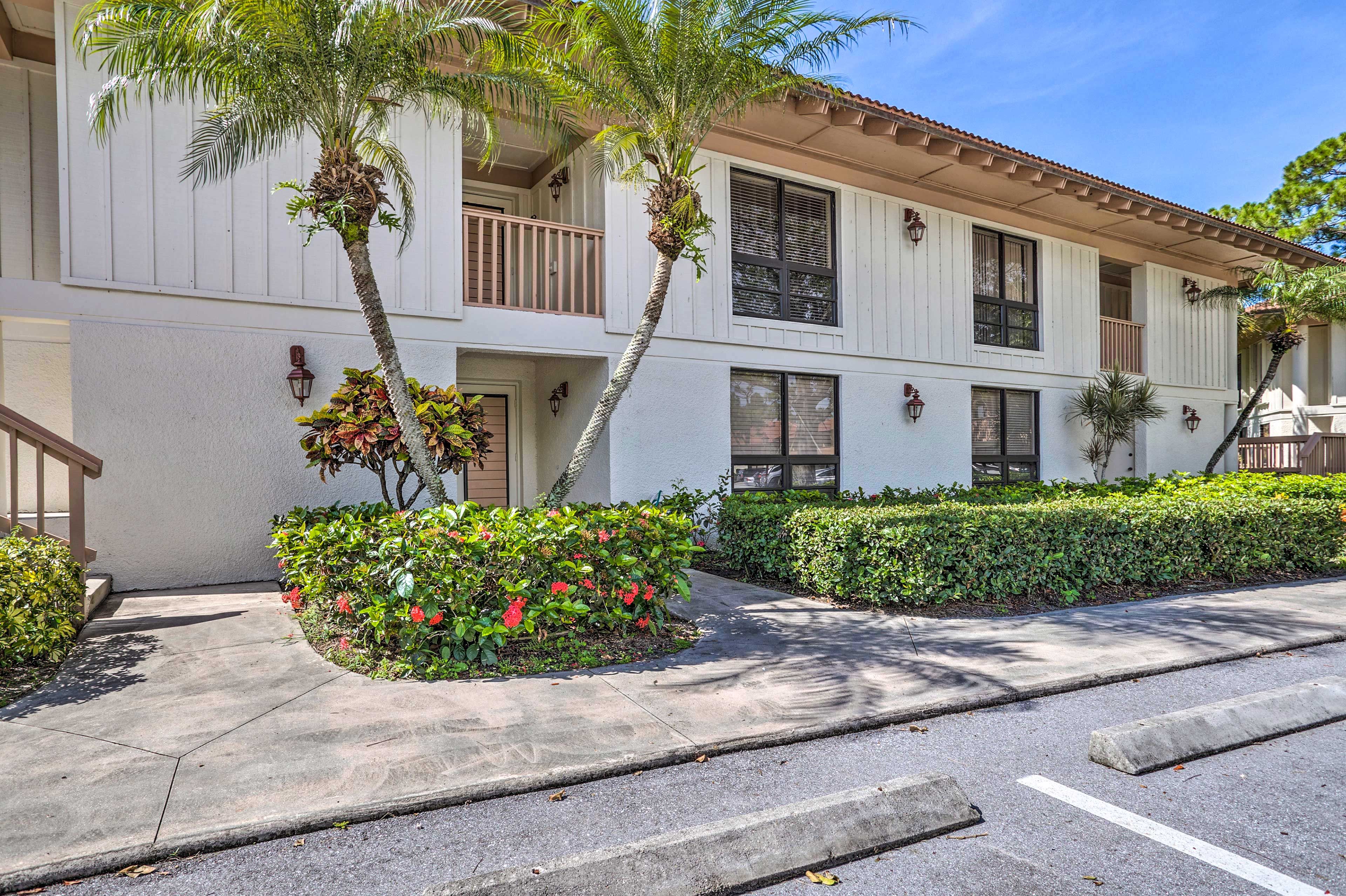 Parking | Community Lot (2 Vehicles) | No Pickup Trucks per HOA