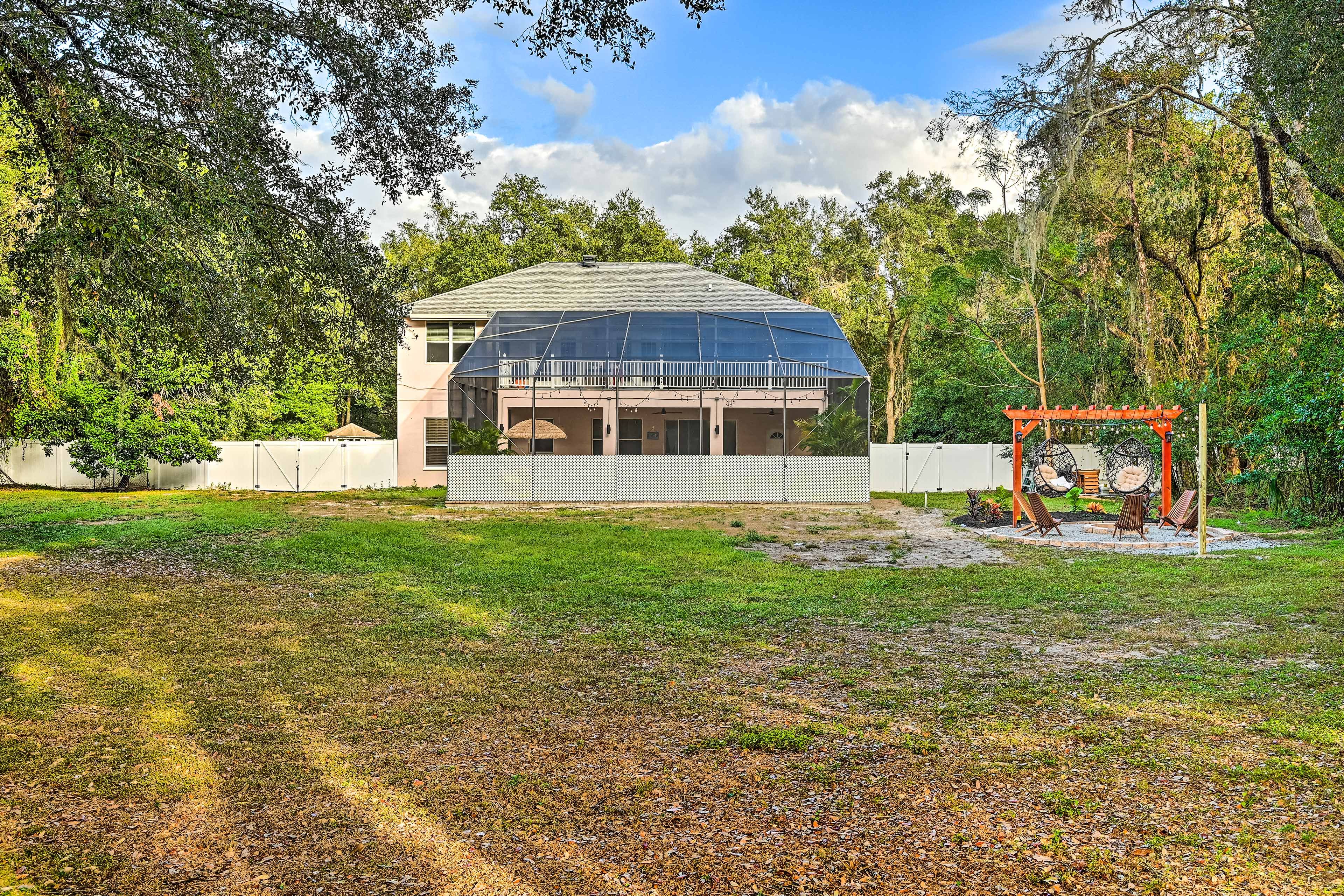 Property Exterior & Huge Yard | Fire Pit