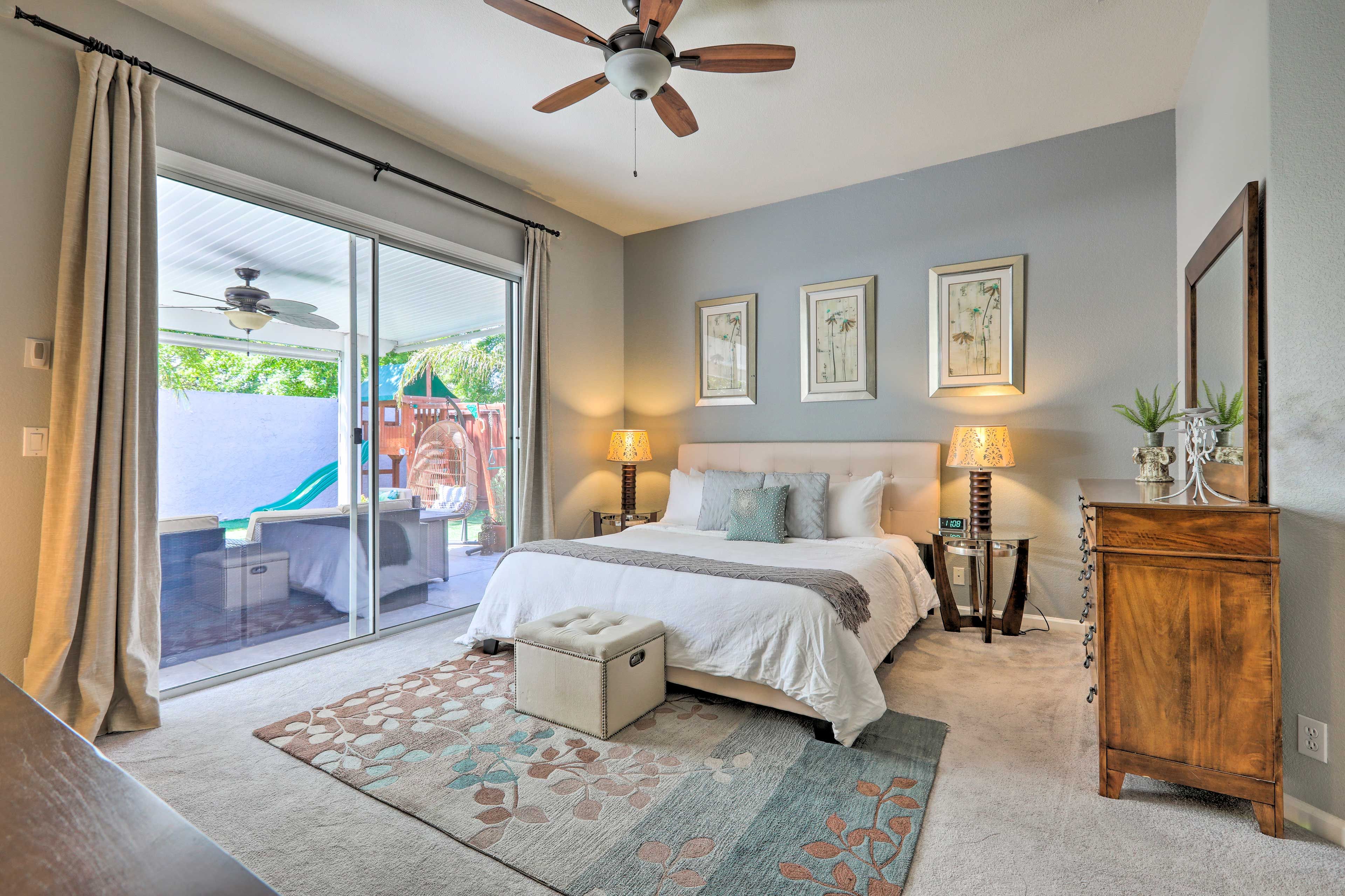 Bedroom Suite | King Bed | En-Suite Bathroom | Smart TV