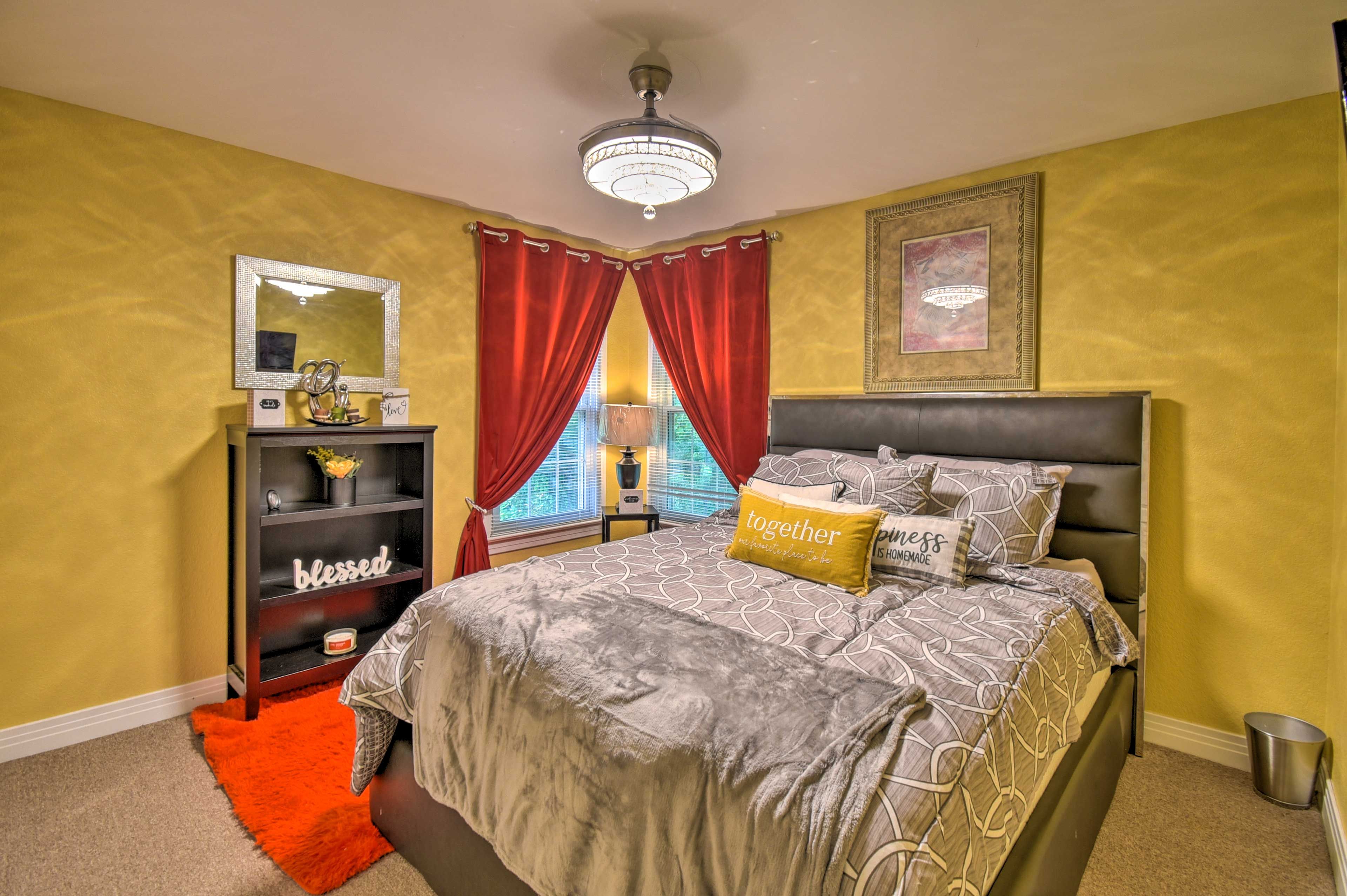 Bedroom 1 | Queen Bed | Linens Provided