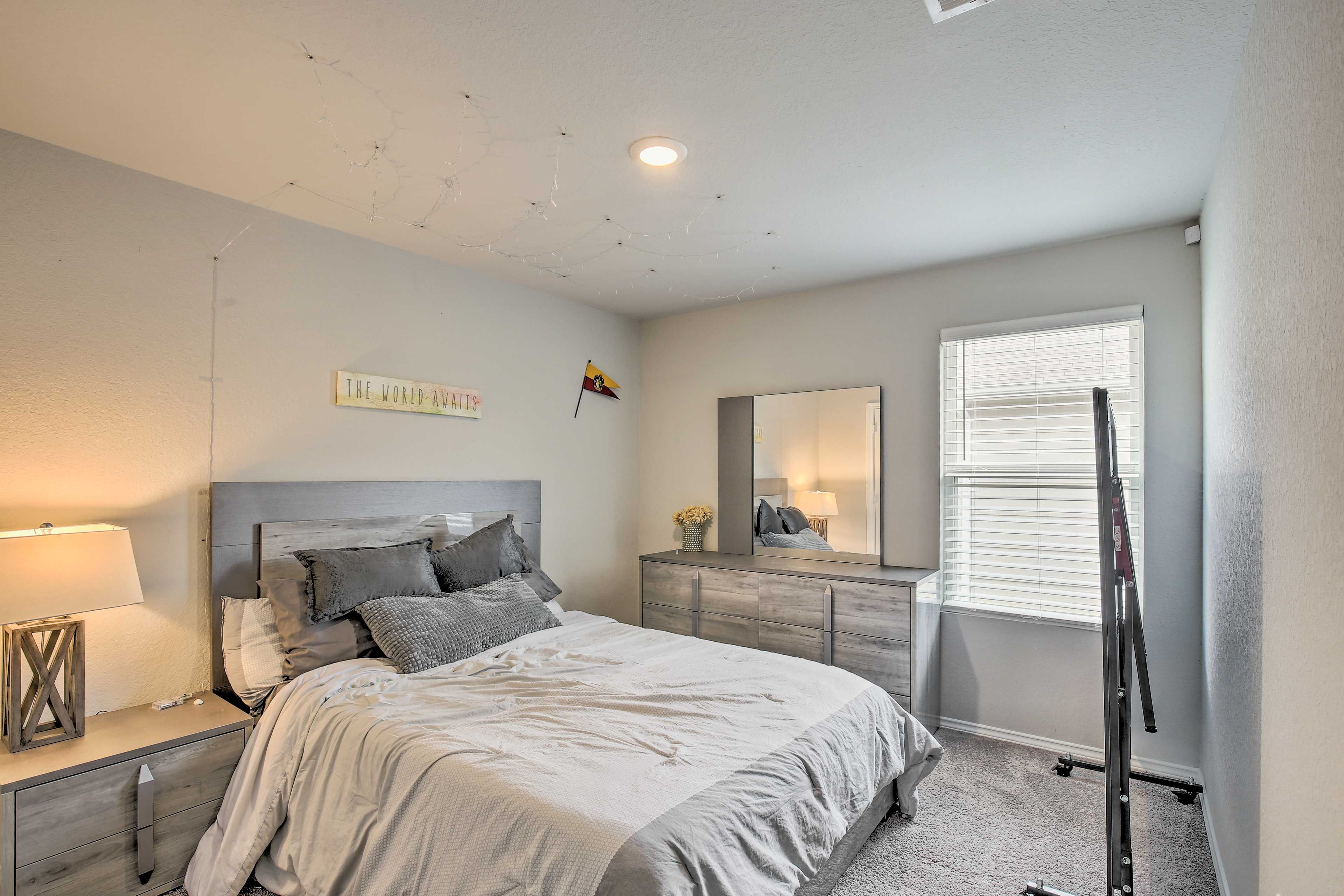 Bedroom 3 | Queen Bed