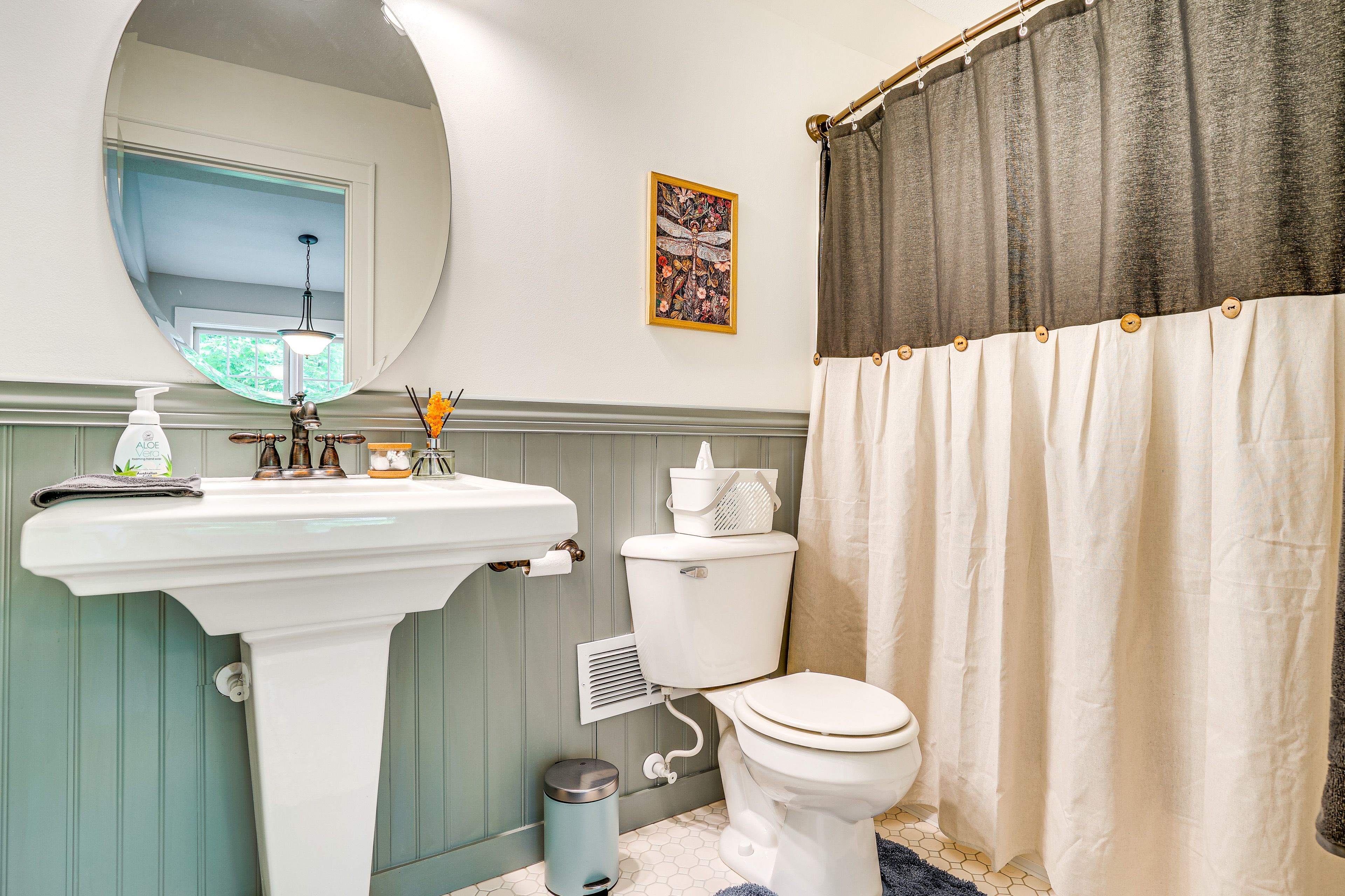 Full Bathroom