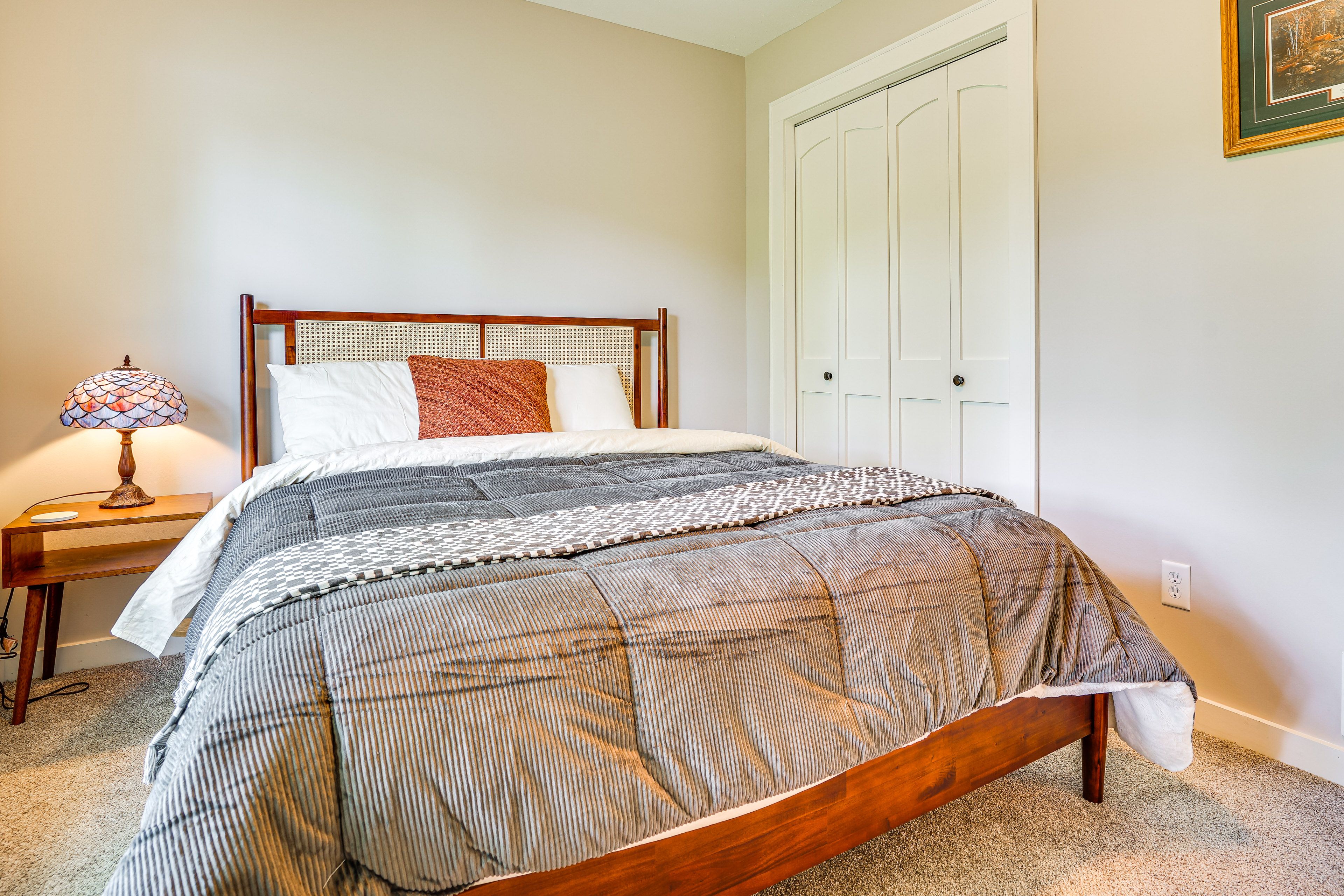 Bedroom 2 | 1st Floor | Queen Bed