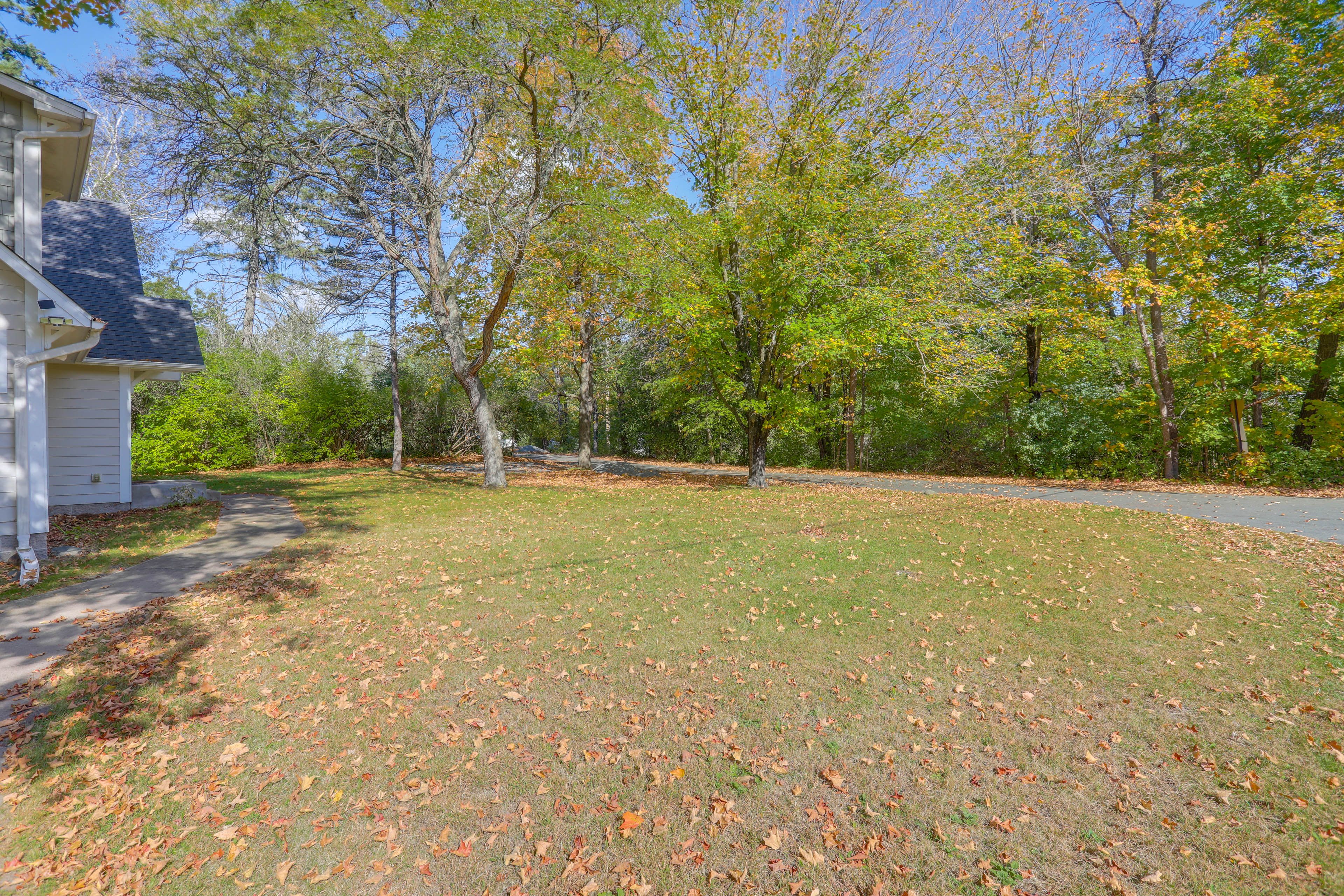 Property Exterior | Driveway Parking (2 Vehicles)