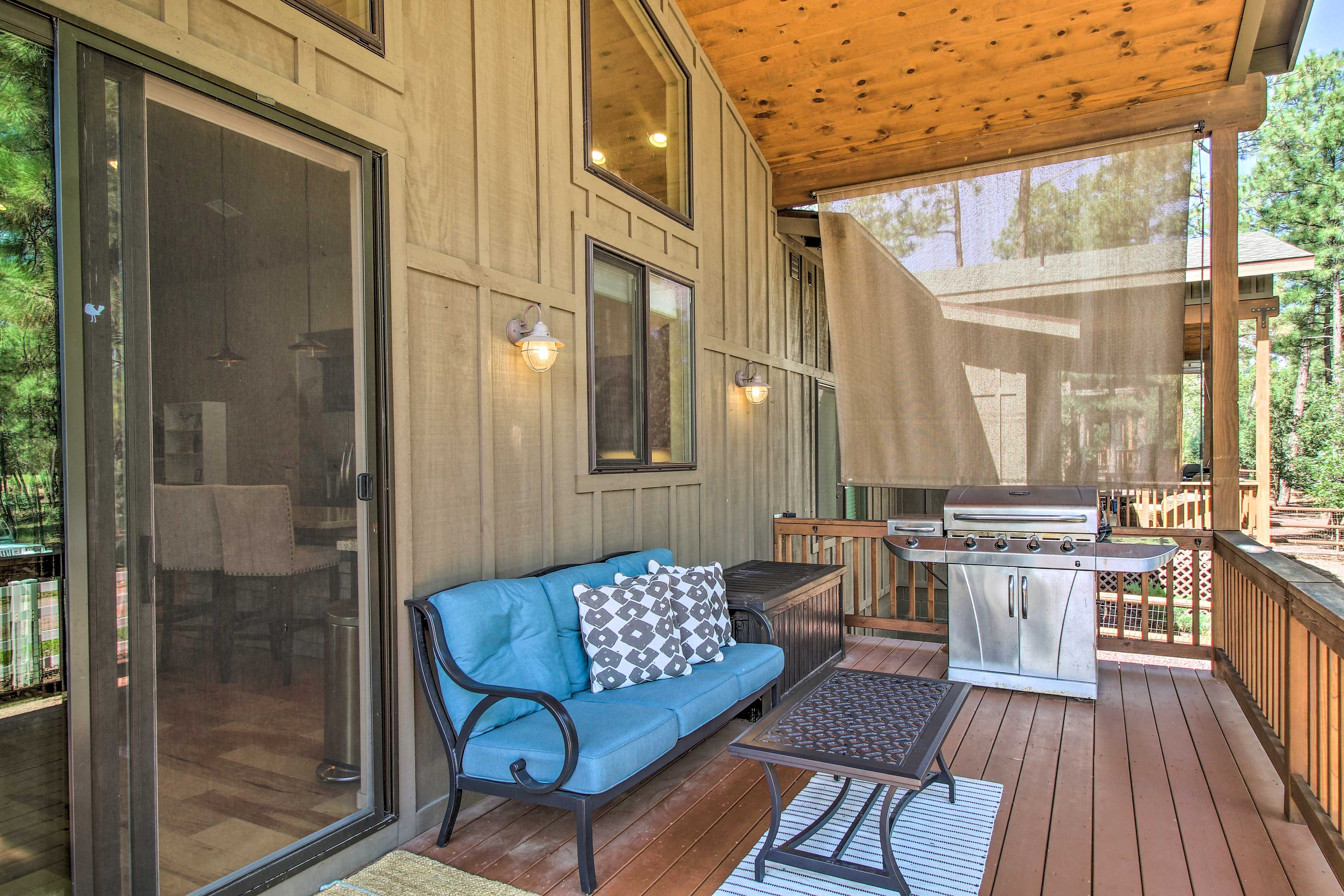 Deck | Gas Grill (Propane Provided)