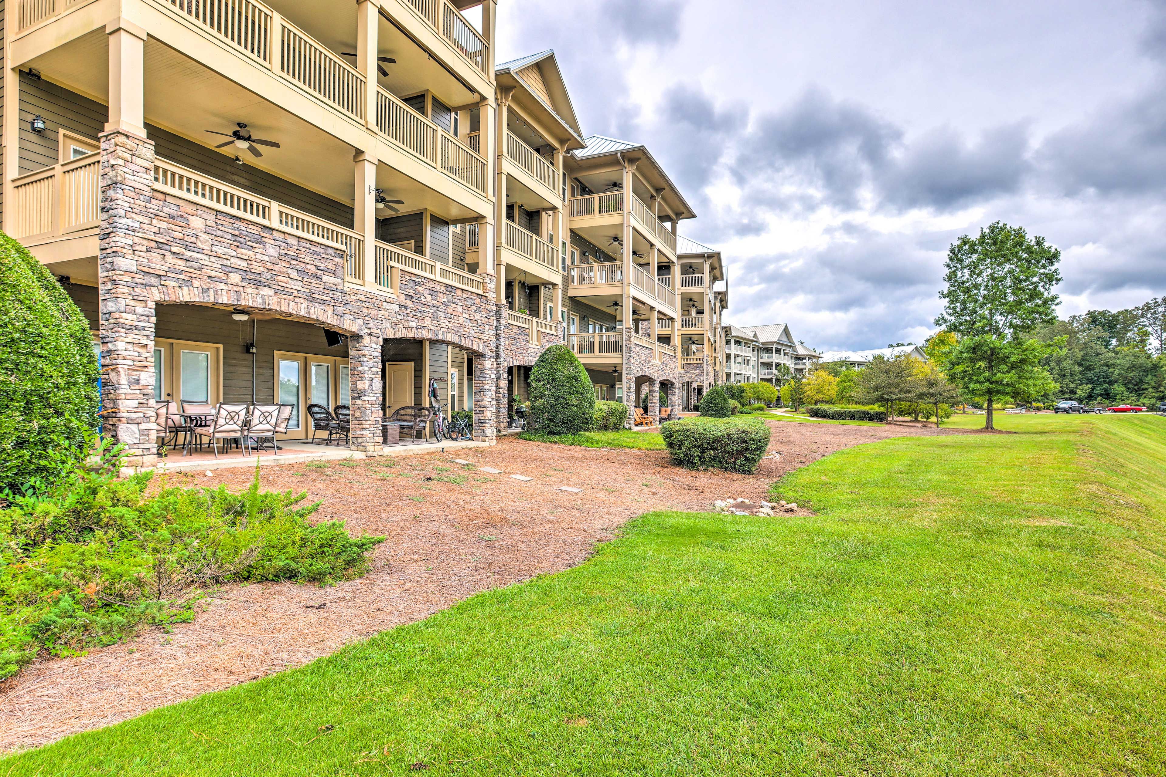 Exterior | Keyless Entry | Community Parking Lot (2 Vehicles)
