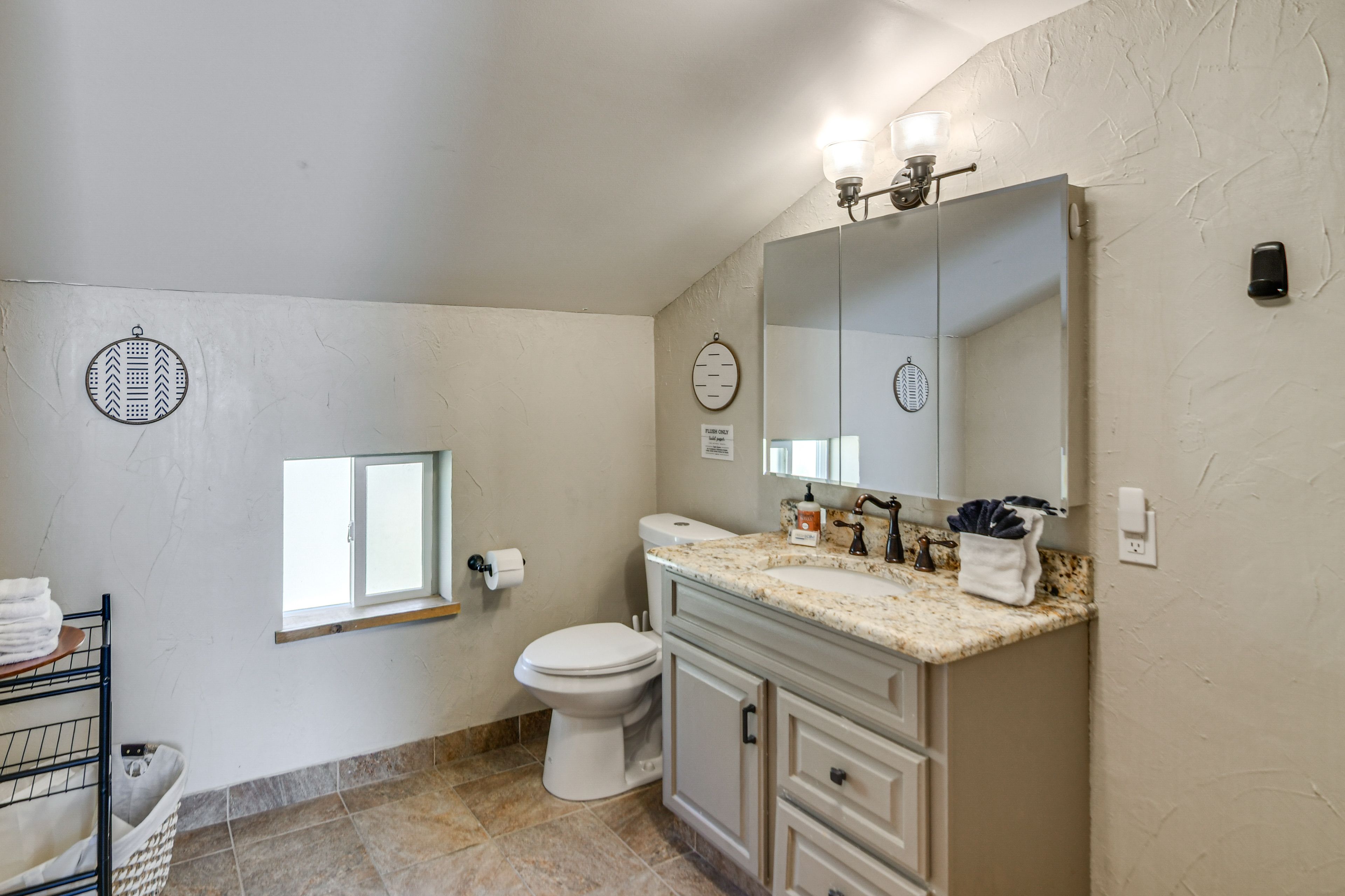 Full Bathroom | 2nd Floor | Hair Dryer
