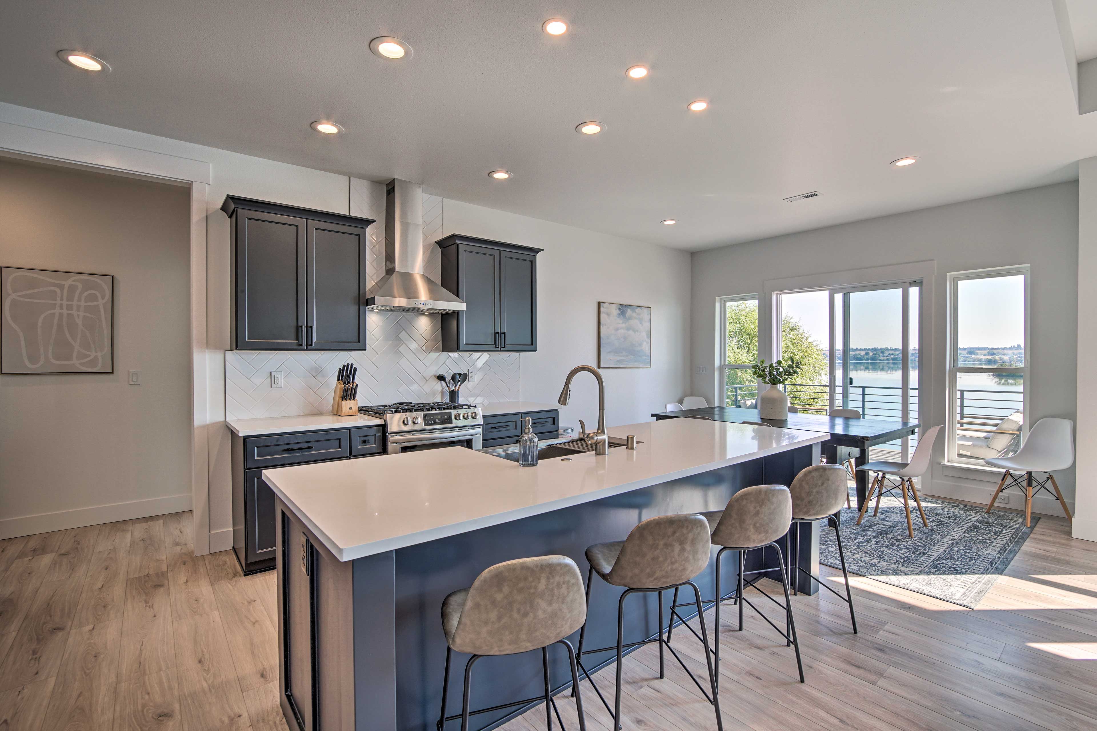 Kitchen | Main Floor | Coffee Maker | Cooking Basics | Complimentary Spices