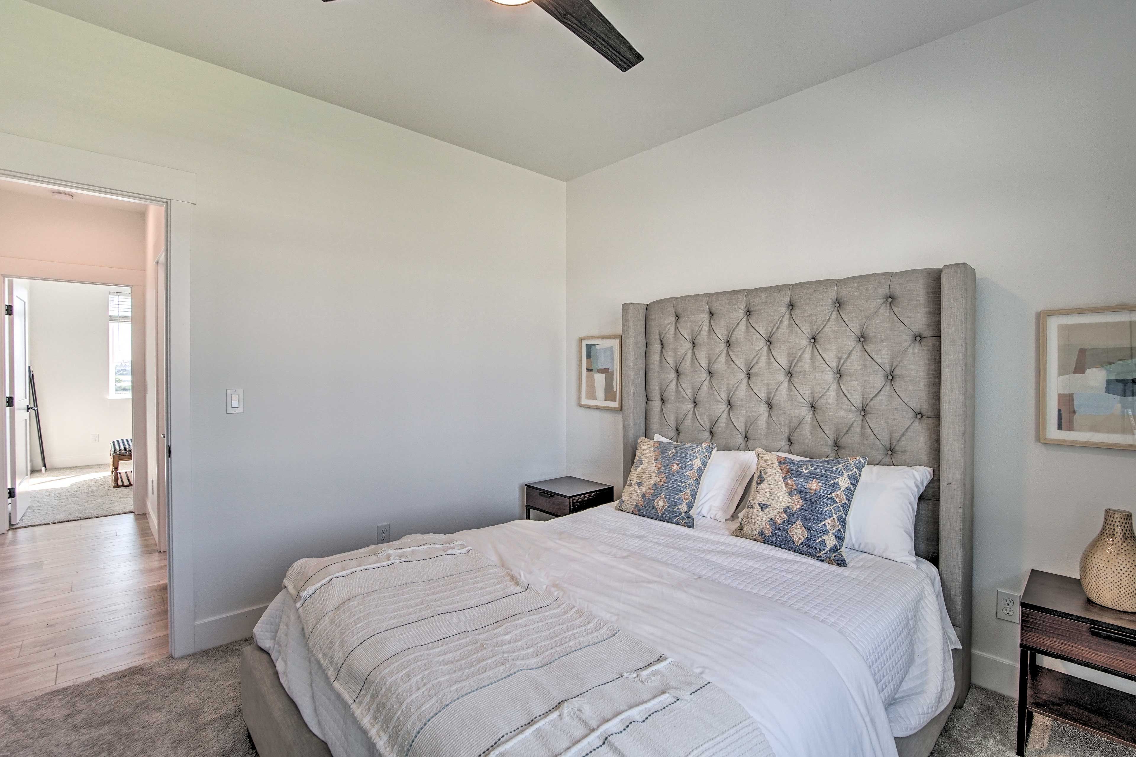 Bedroom 2 | Main Floor | Queen Bed