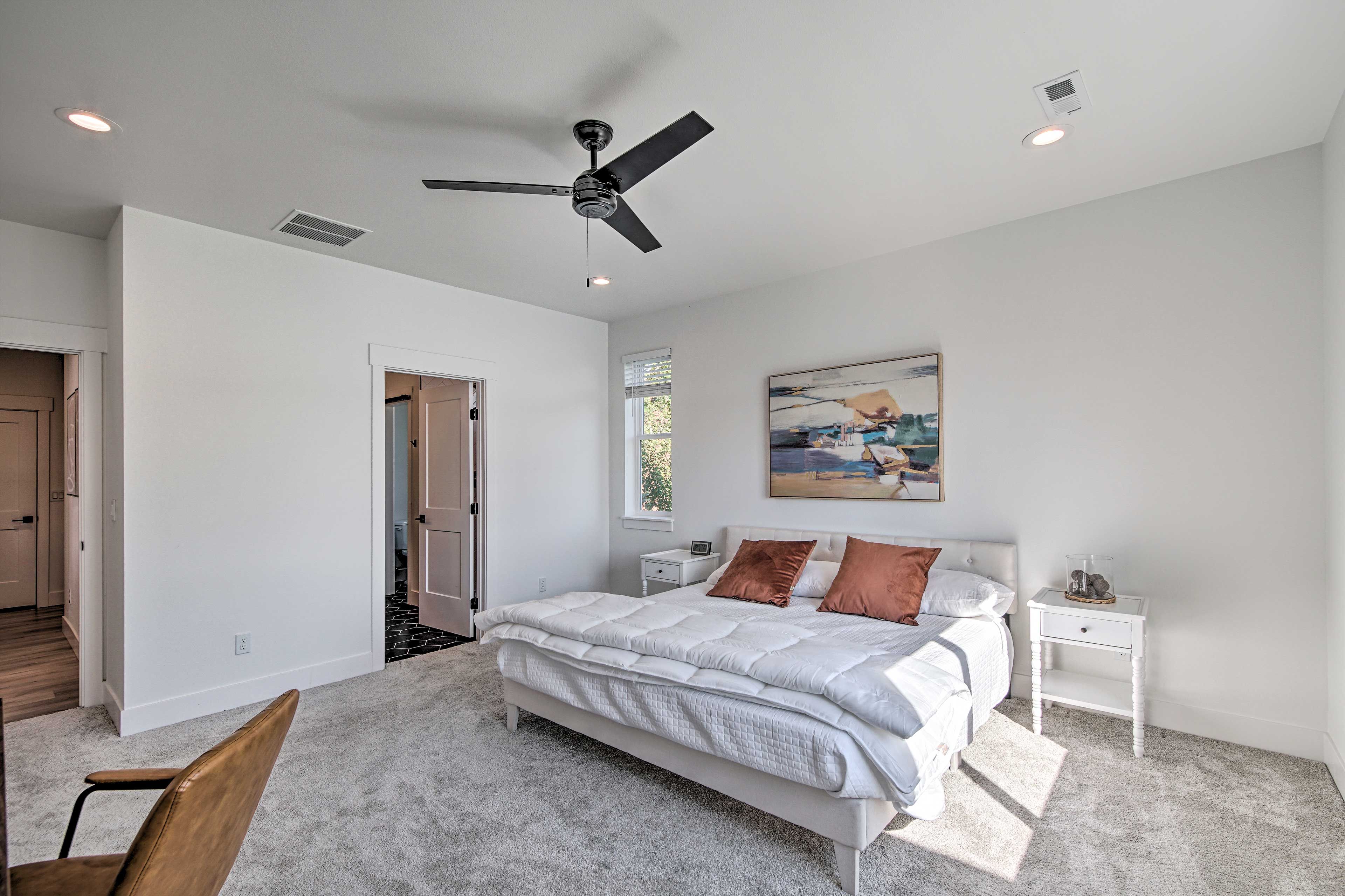 Bedroom 1 | King Bed | Main Floor | En-Suite Bathroom | WFH Friendly