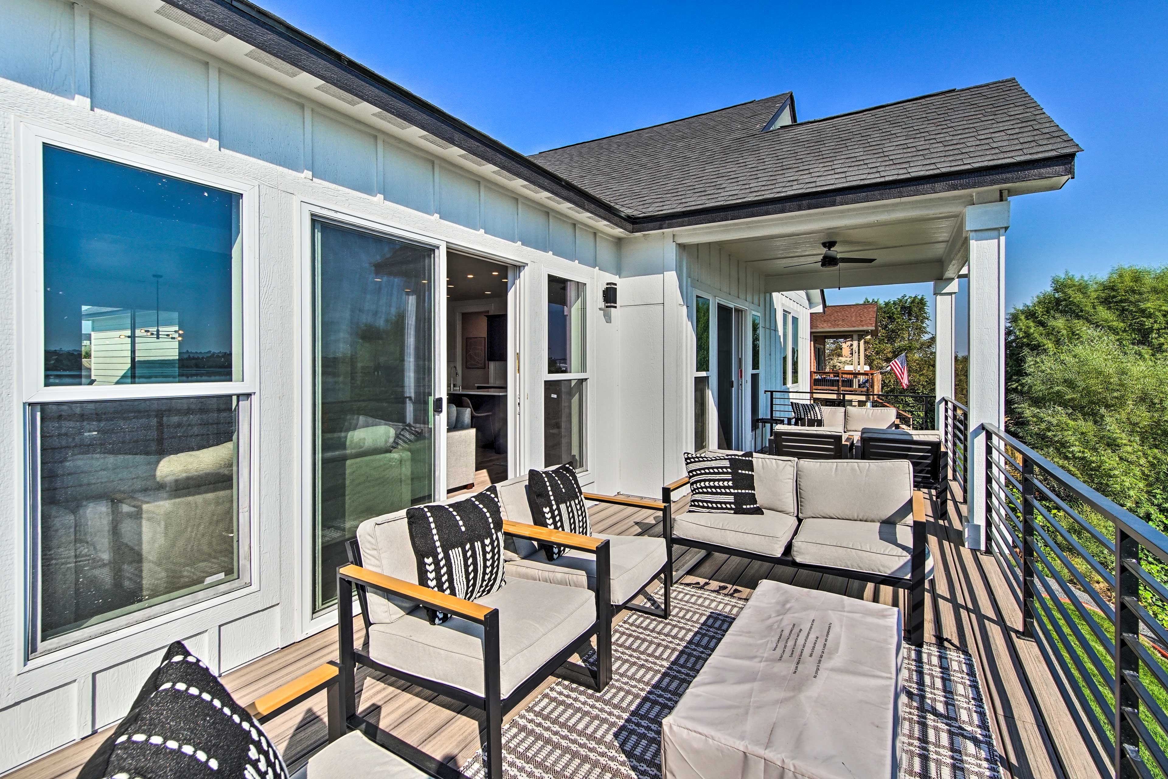Deck | Stairs Required