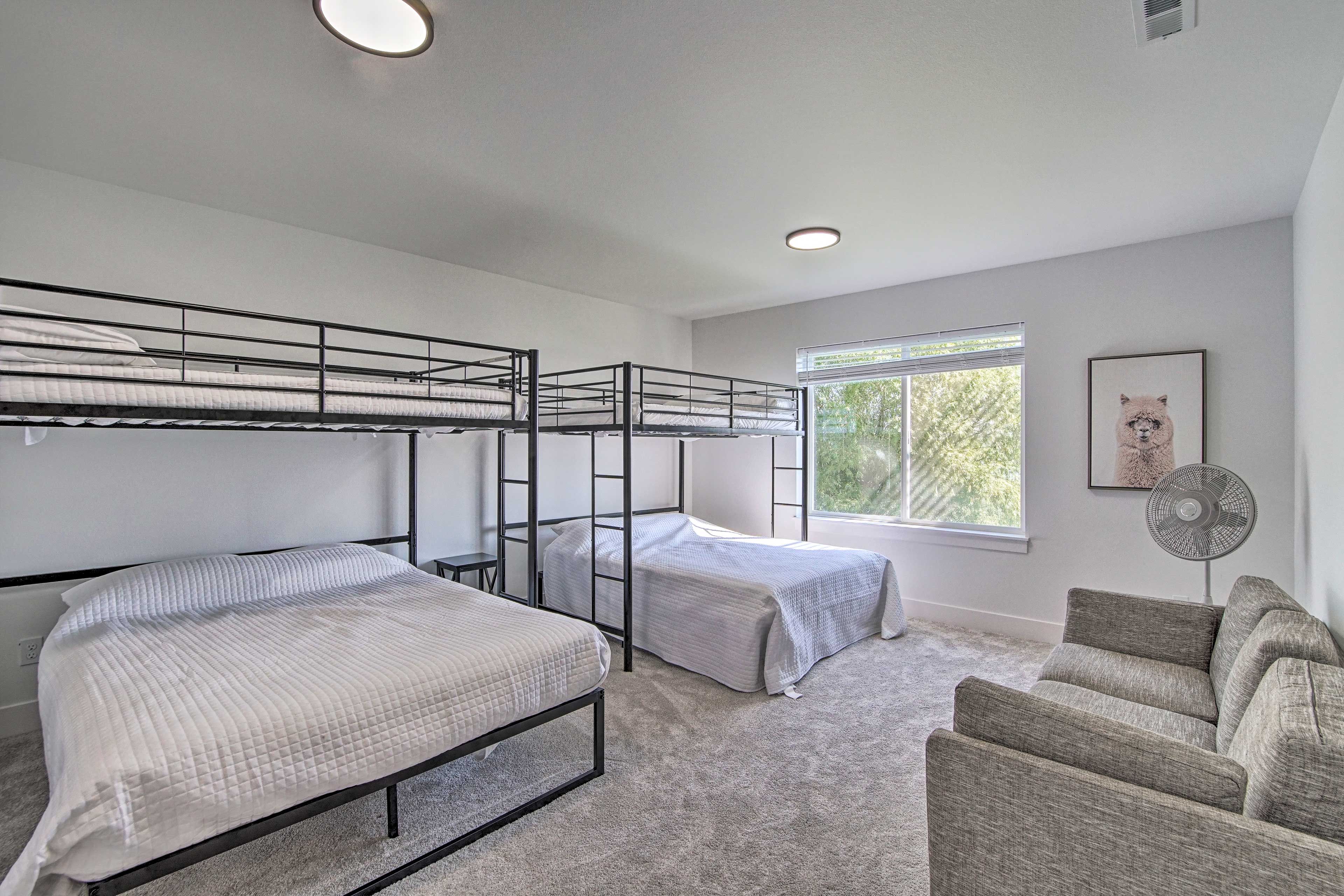 Bedroom 5 | Lower Floor | 2 Full/Queen Bunk Beds