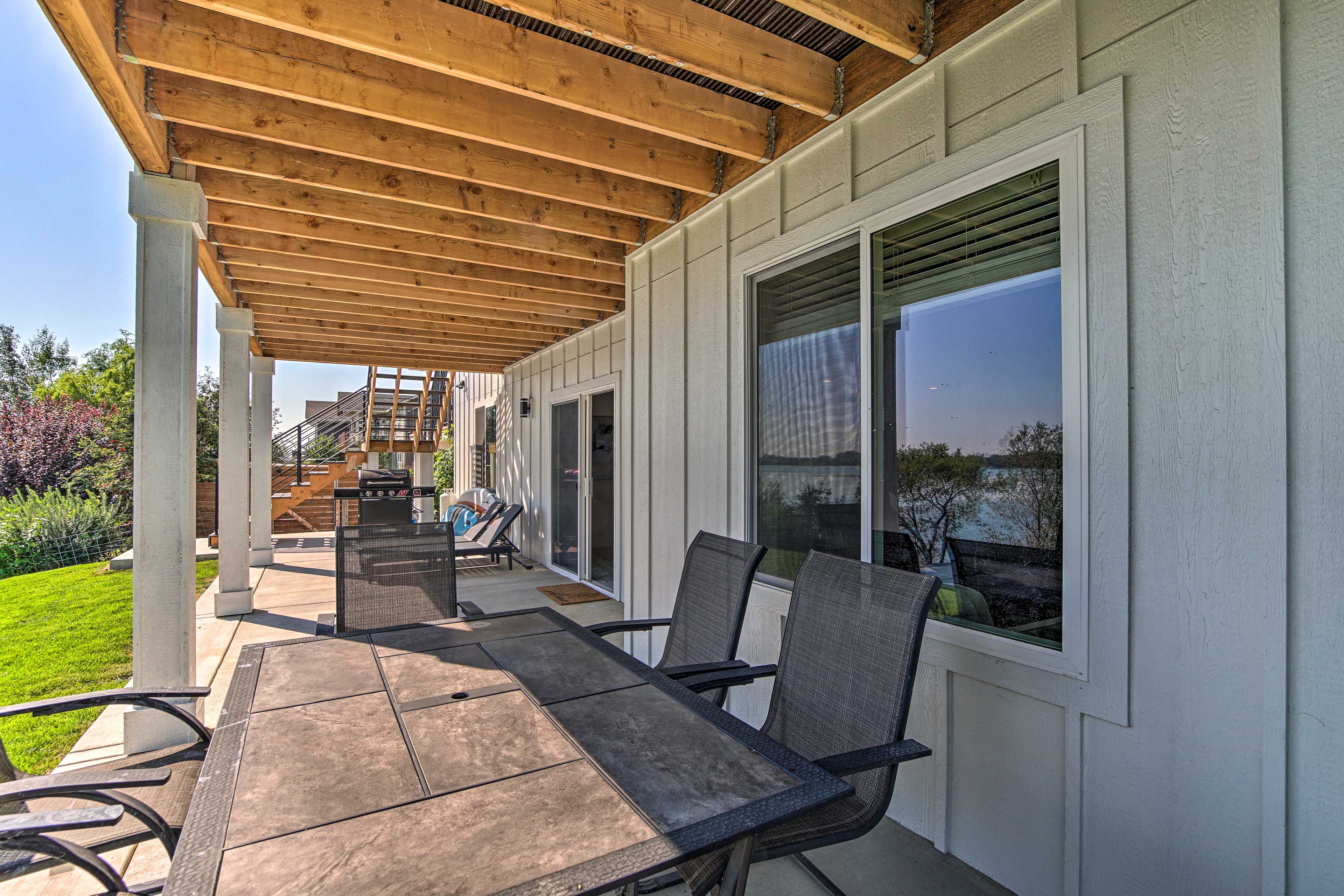 Outdoor Dining Area