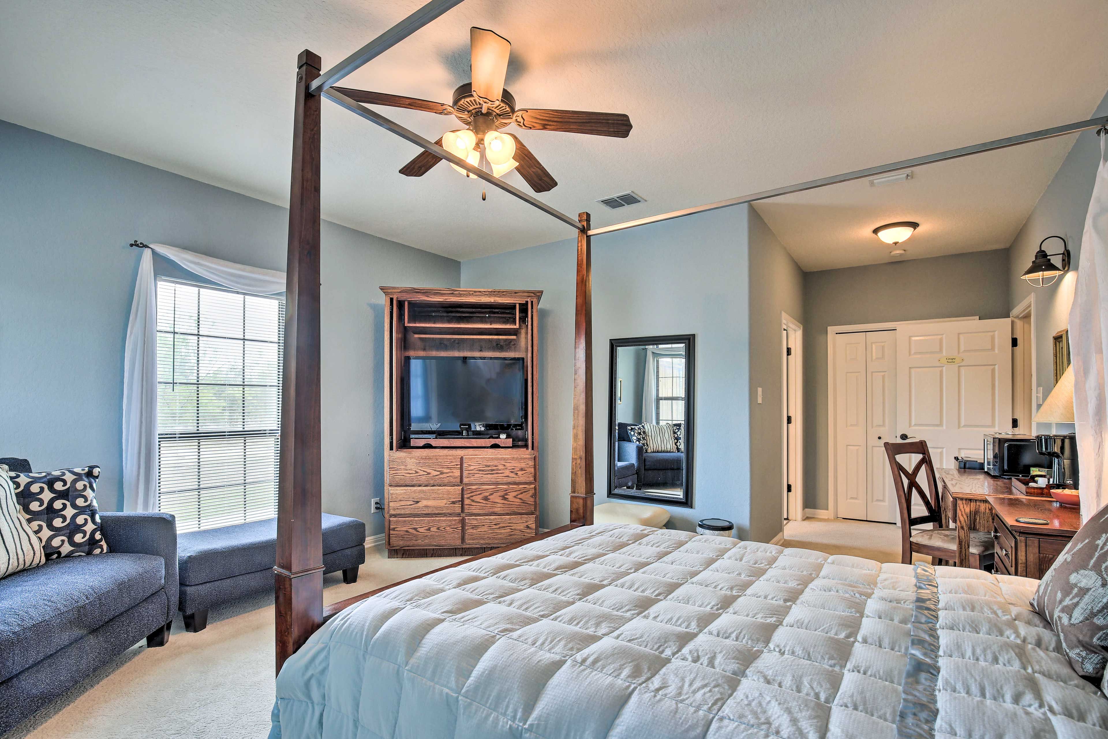 Bedroom 1 | Executive Suite | Queen Bed | Sleeper Sofa