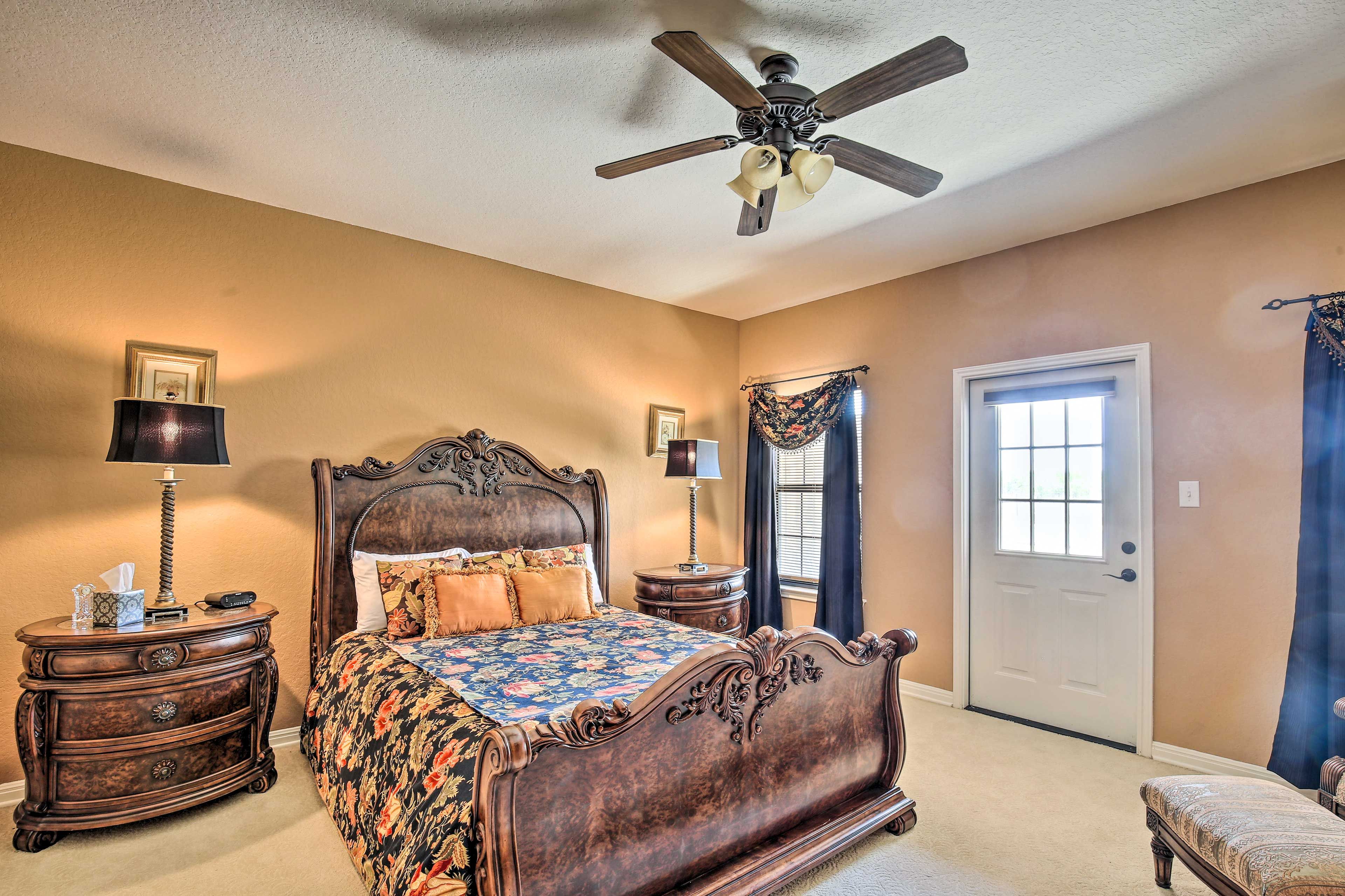 Bedroom 5 | Queen Bed