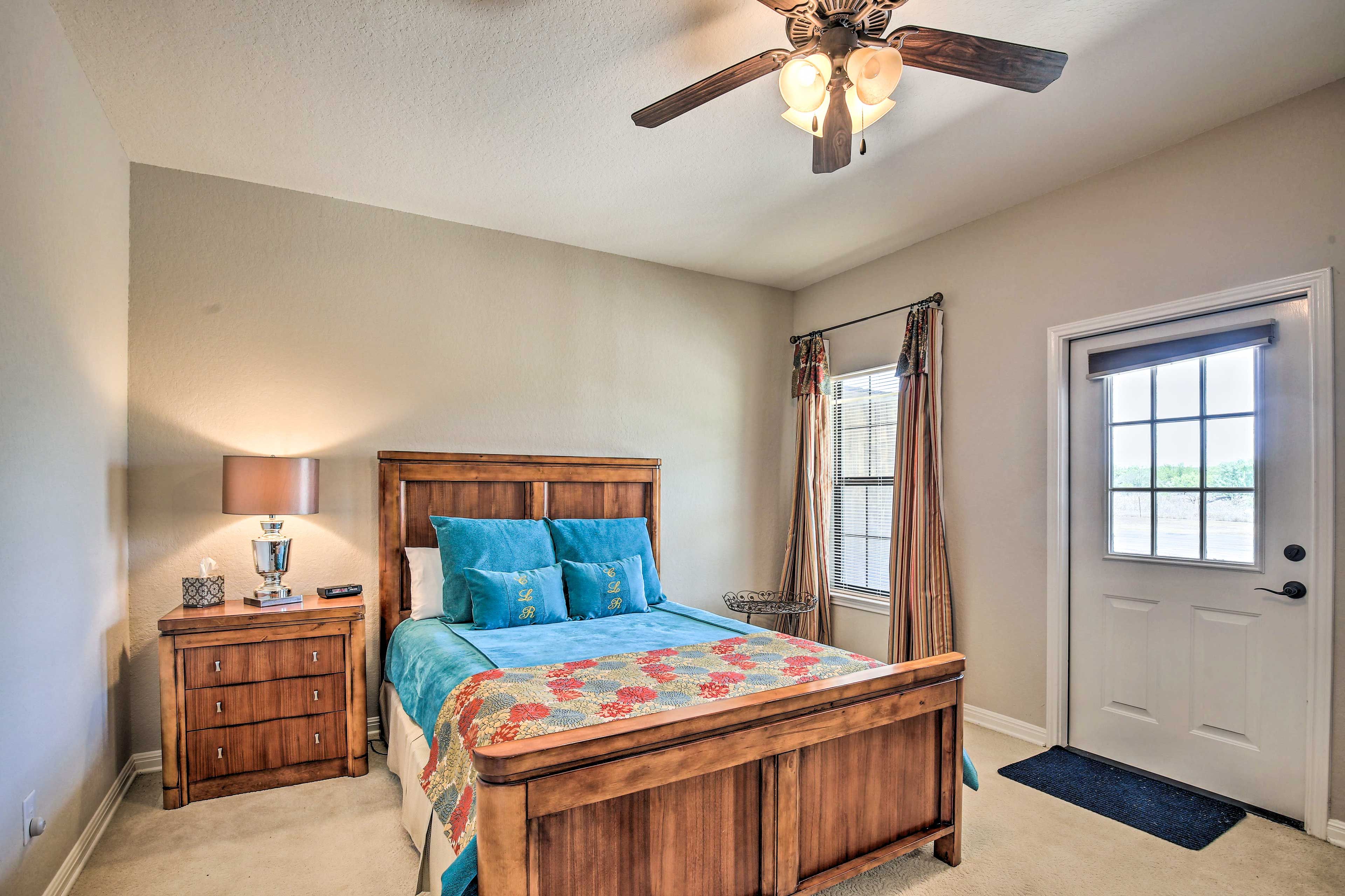 Bedroom 4 | Queen Bed