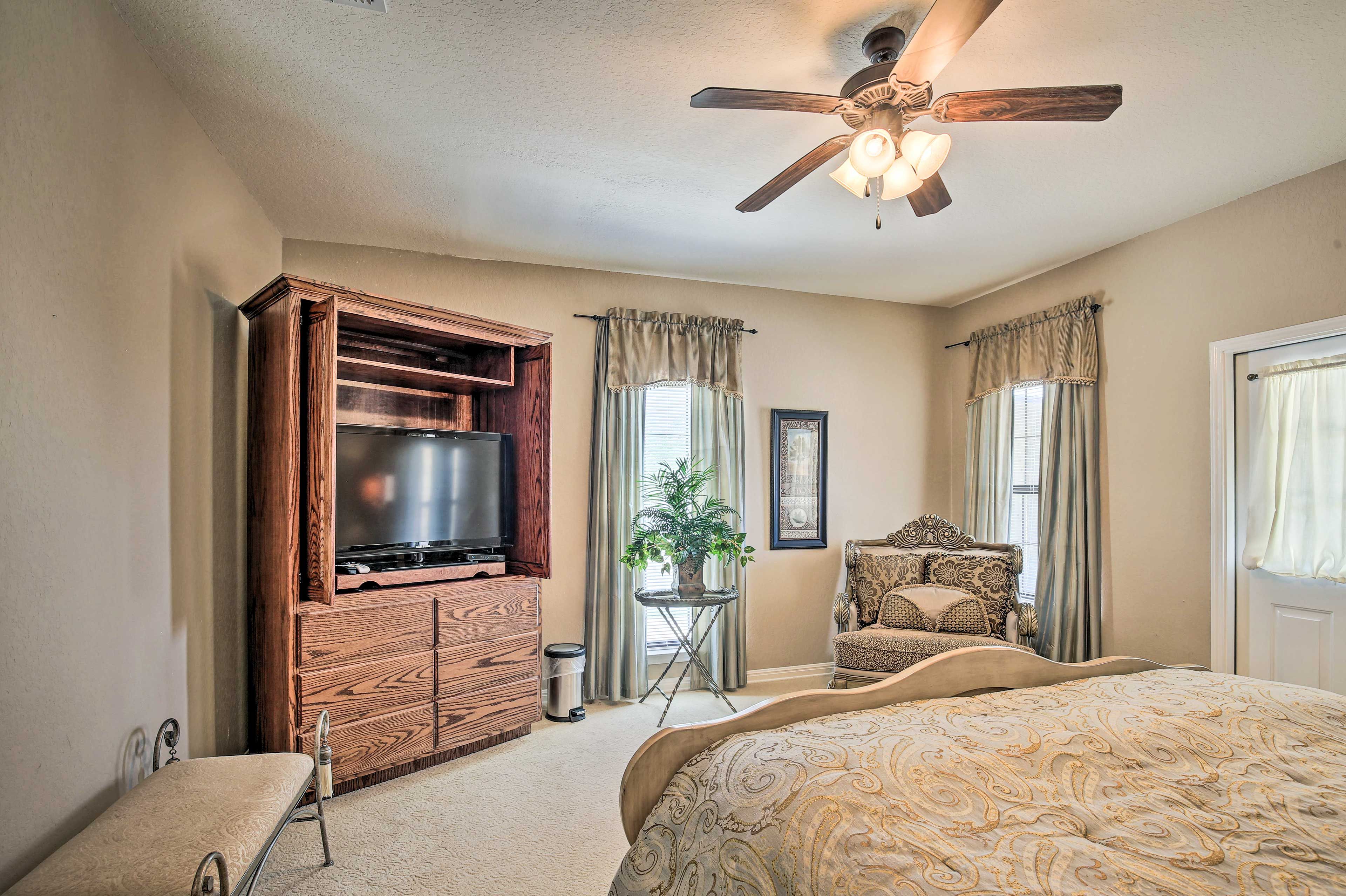 Bedroom 6 | Queen Bed