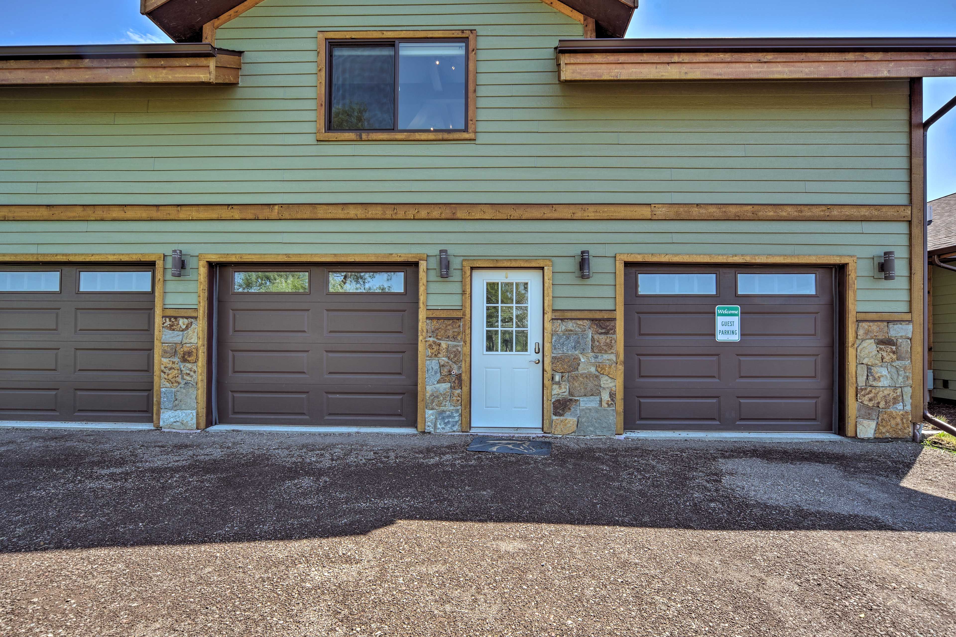 Parking | Driveway (1 Vehicle) | RV/Trailer Parking