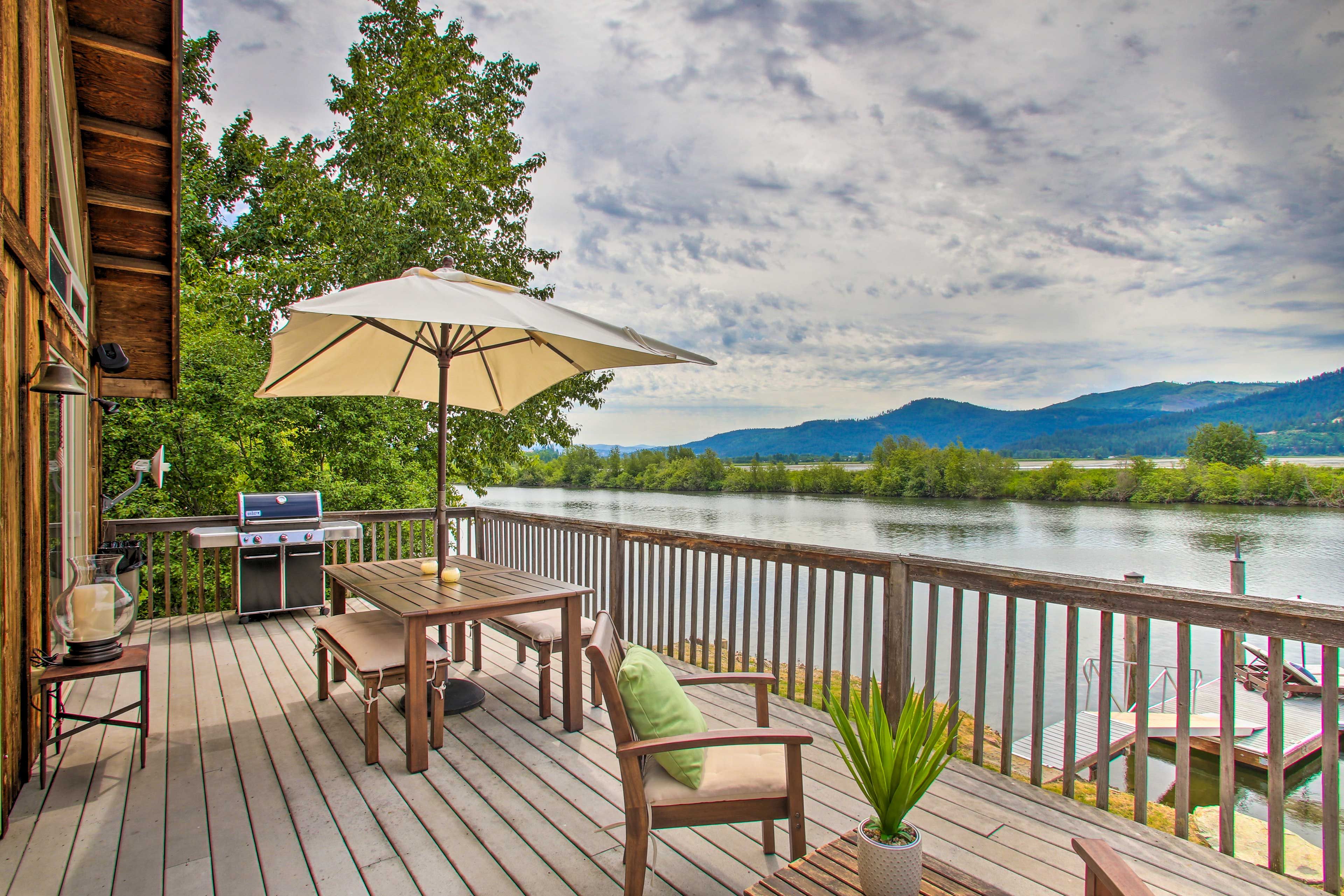 Furnished Deck | Gas Grill